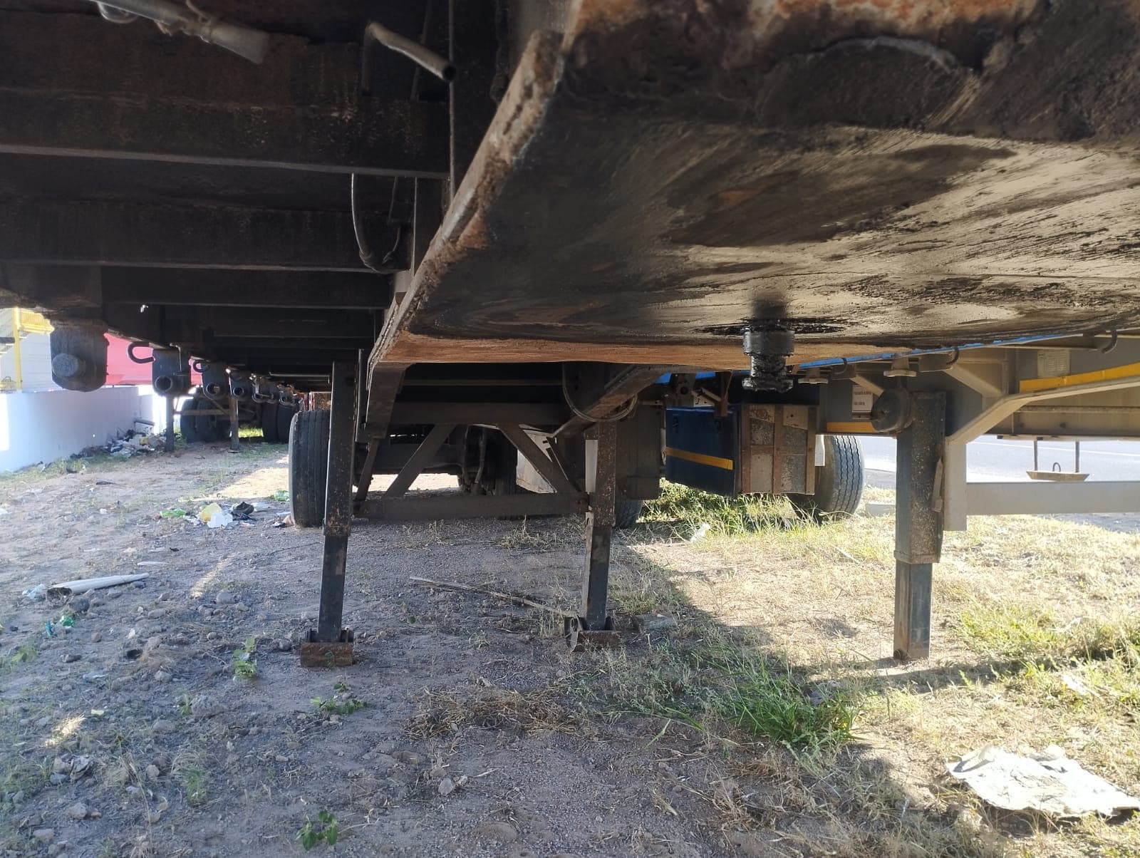Atrelado de Três eixos | Three-axle trailer — imagem 4