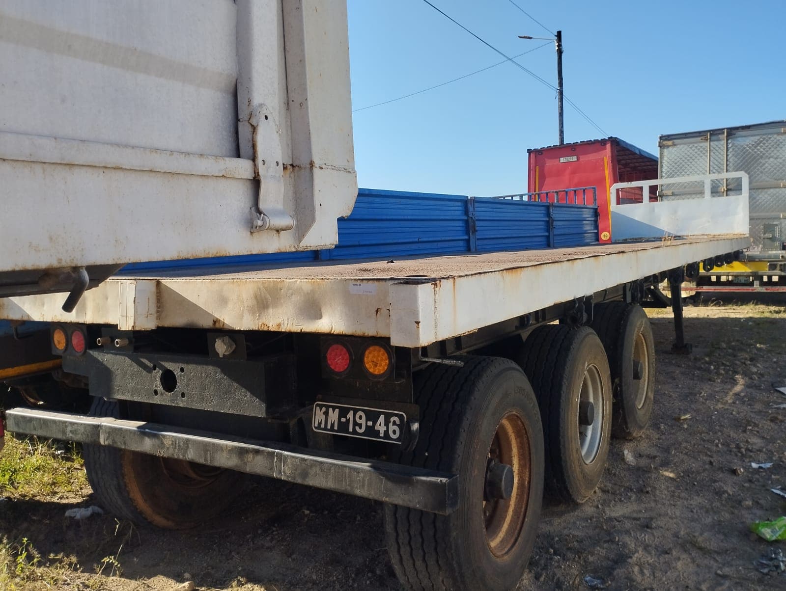 Atrelado de Três eixos | Three-axle trailer — imagem 2