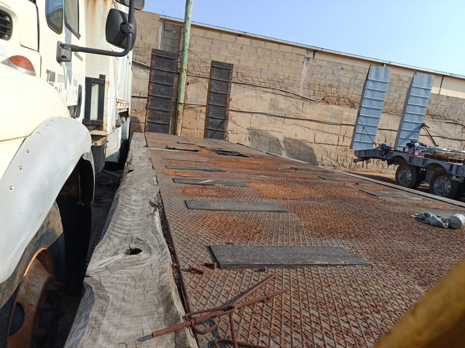 Semirremolque (plataforma) — Robust Kaiser S650 | Semi-trailer (lowbed) — Robust Kaiser S650 — imagen 7