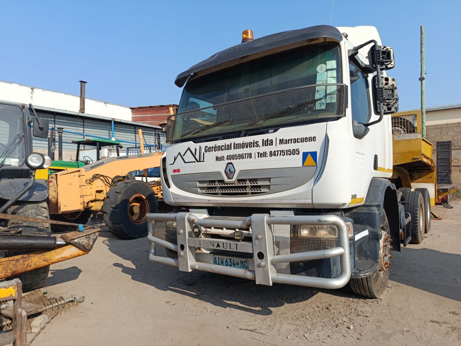 Camión — Renault 380 DXi | Truck — Renault 380 DXi