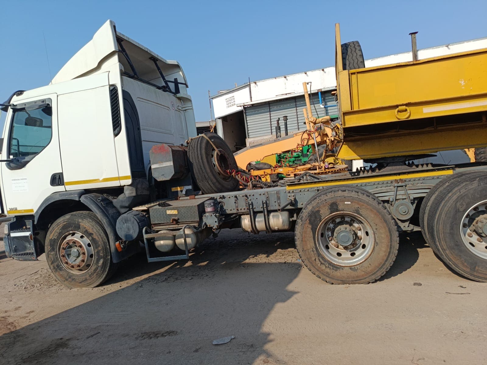 Camião — Renault 380 DXi | Truck — Renault 380 DXi — imagem 6