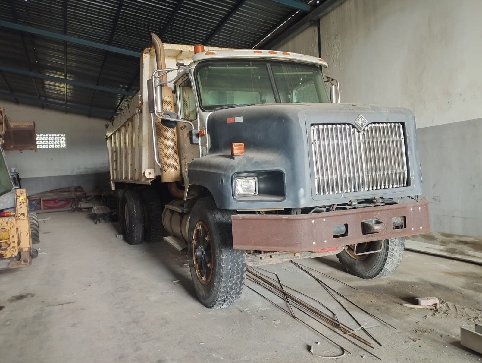Camión volquete — International Paystar 5600 | Dump truck — International Paystar 5600