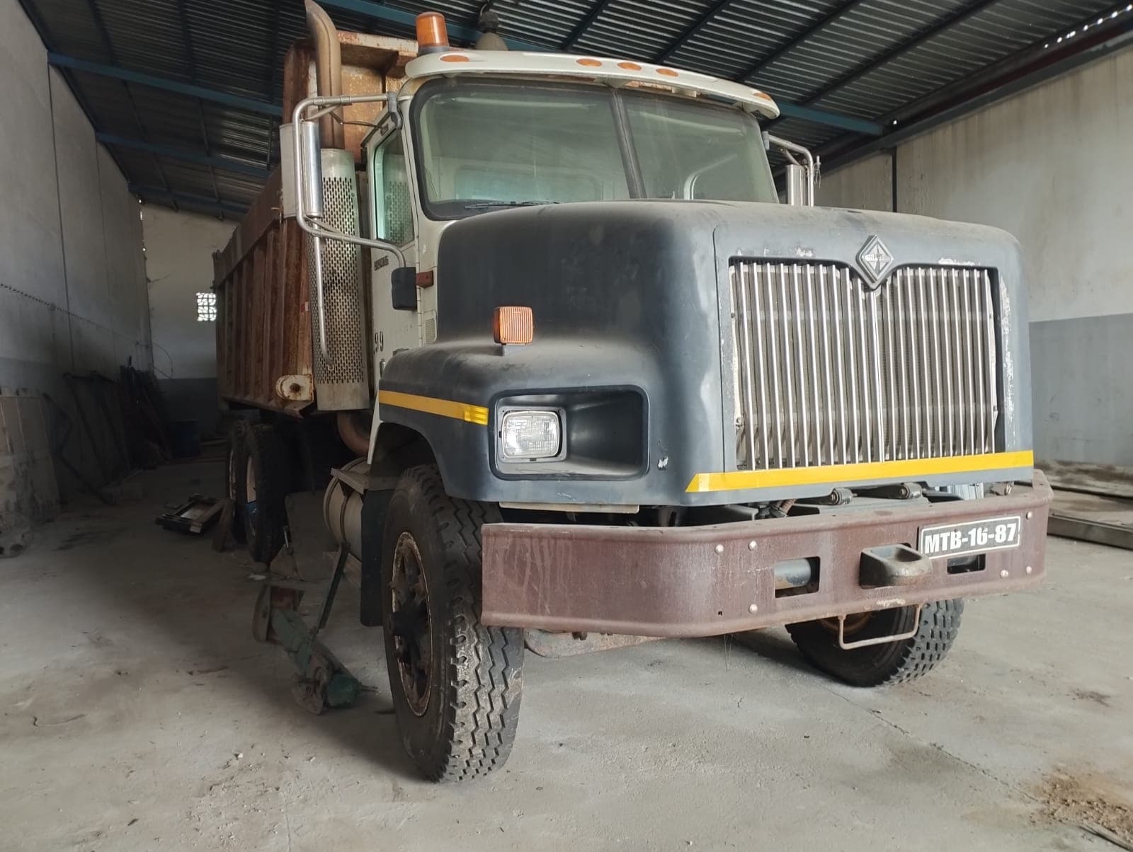 Camión volquete — International Paystar 5600 — 2007 | Dump truck — International Paystar 5600 — 2007