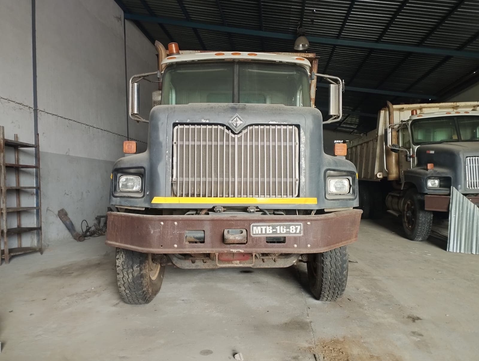 Camión volquete — International Paystar 5600 — 2007 | Dump truck — International Paystar 5600 — 2007 — imagen 3