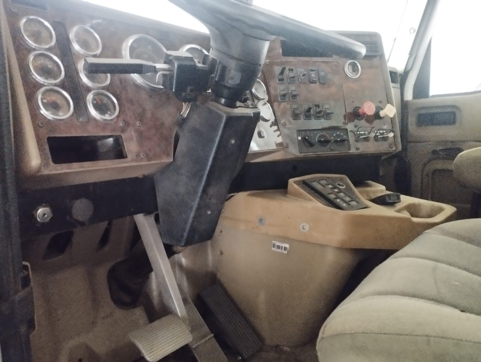 Camión volquete — International Paystar 5600 — 2007 | Dump truck — International Paystar 5600 — 2007 — imagen 8