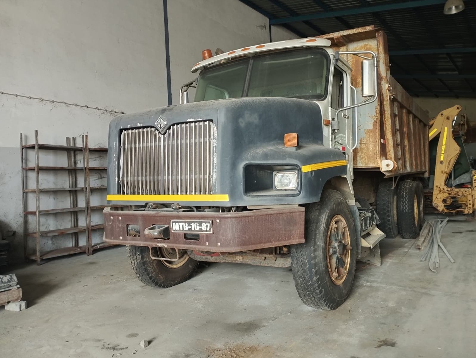 Camión volquete — International Paystar 5600 — 2007 | Dump truck — International Paystar 5600 — 2007 — imagen 2