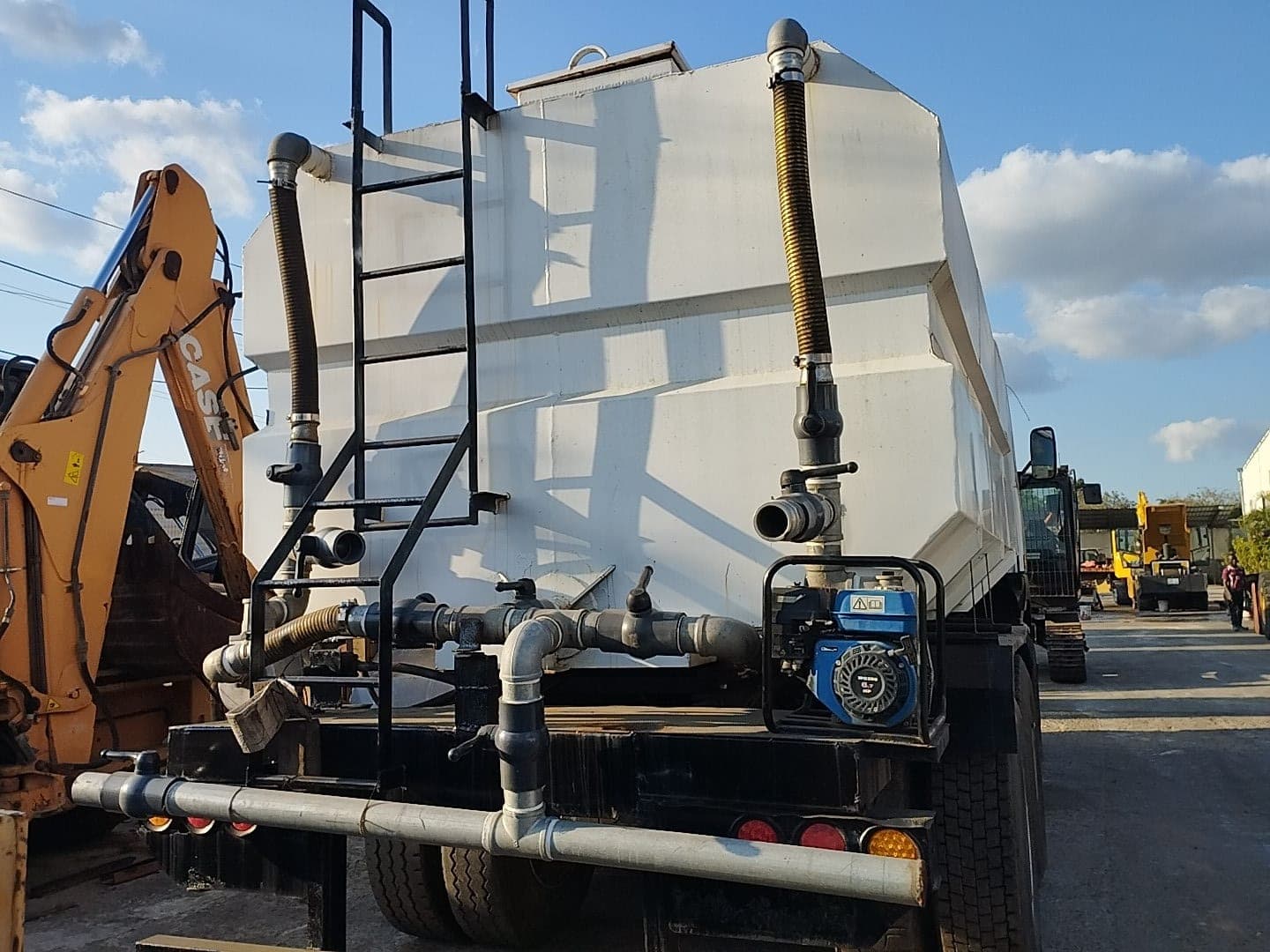 Camião-cisterna de 18000l — Volvo FH12 — 2007 | 18000 l tanker truck — Volvo FH12 — 2007 — imagem 5
