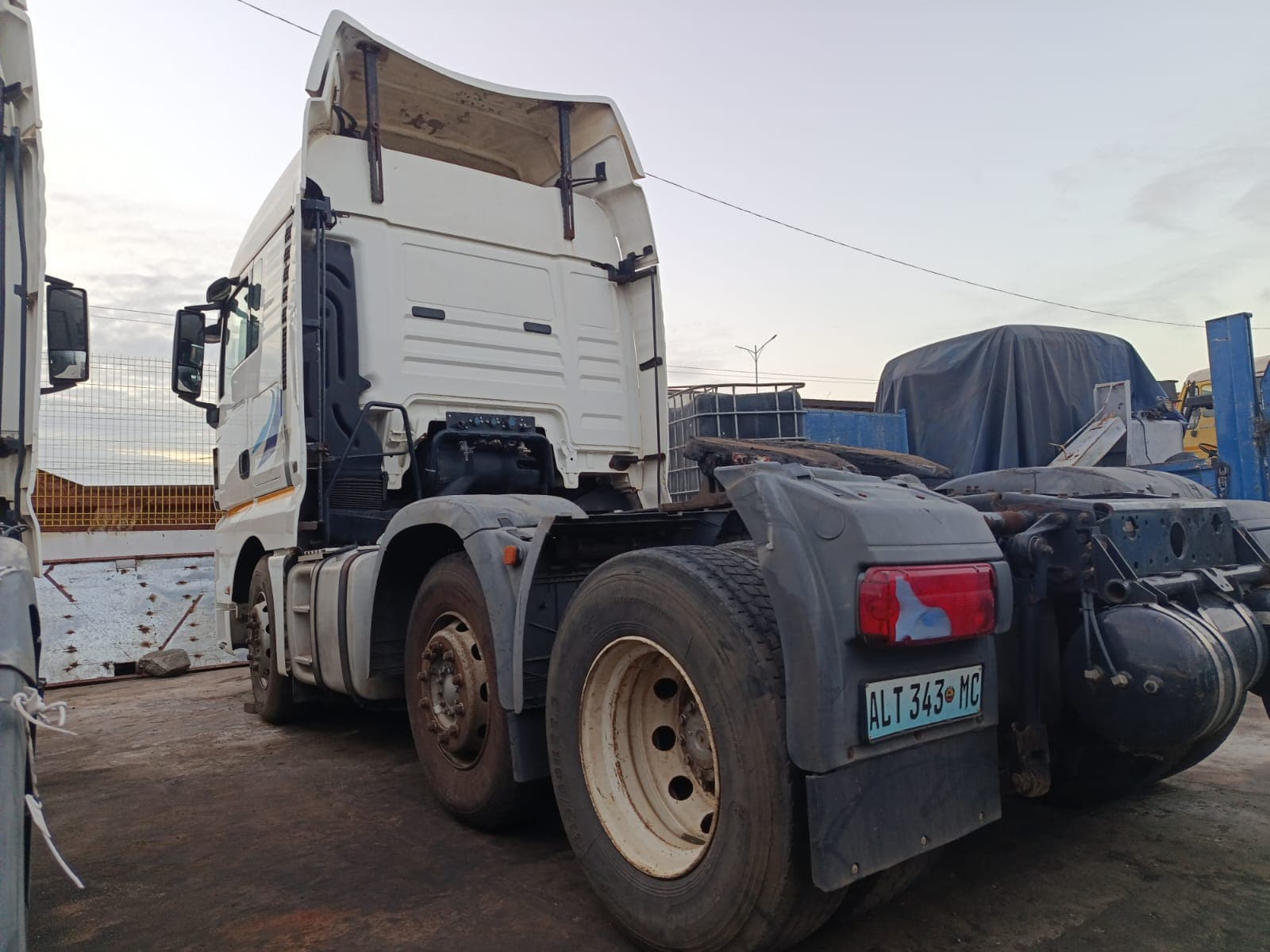 Camión — MAN TGX 26.440 | Truck — MAN TGX 26.440 — imagen 3