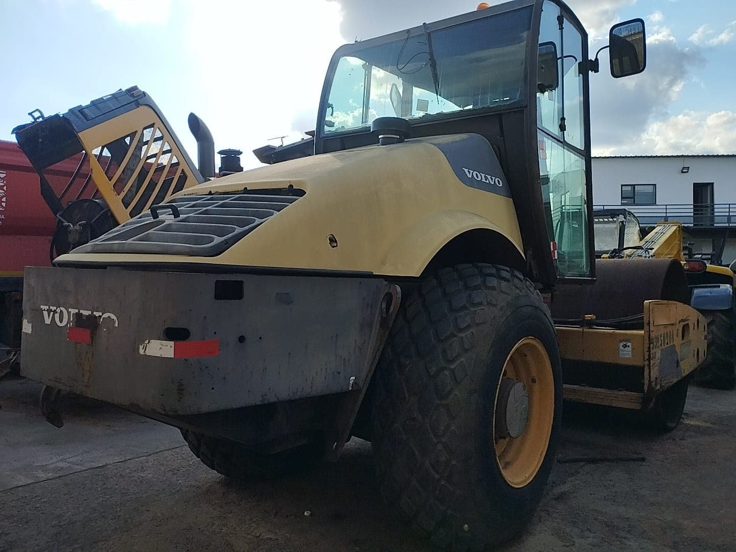 Road roller — Volvo SD100DC — image 8