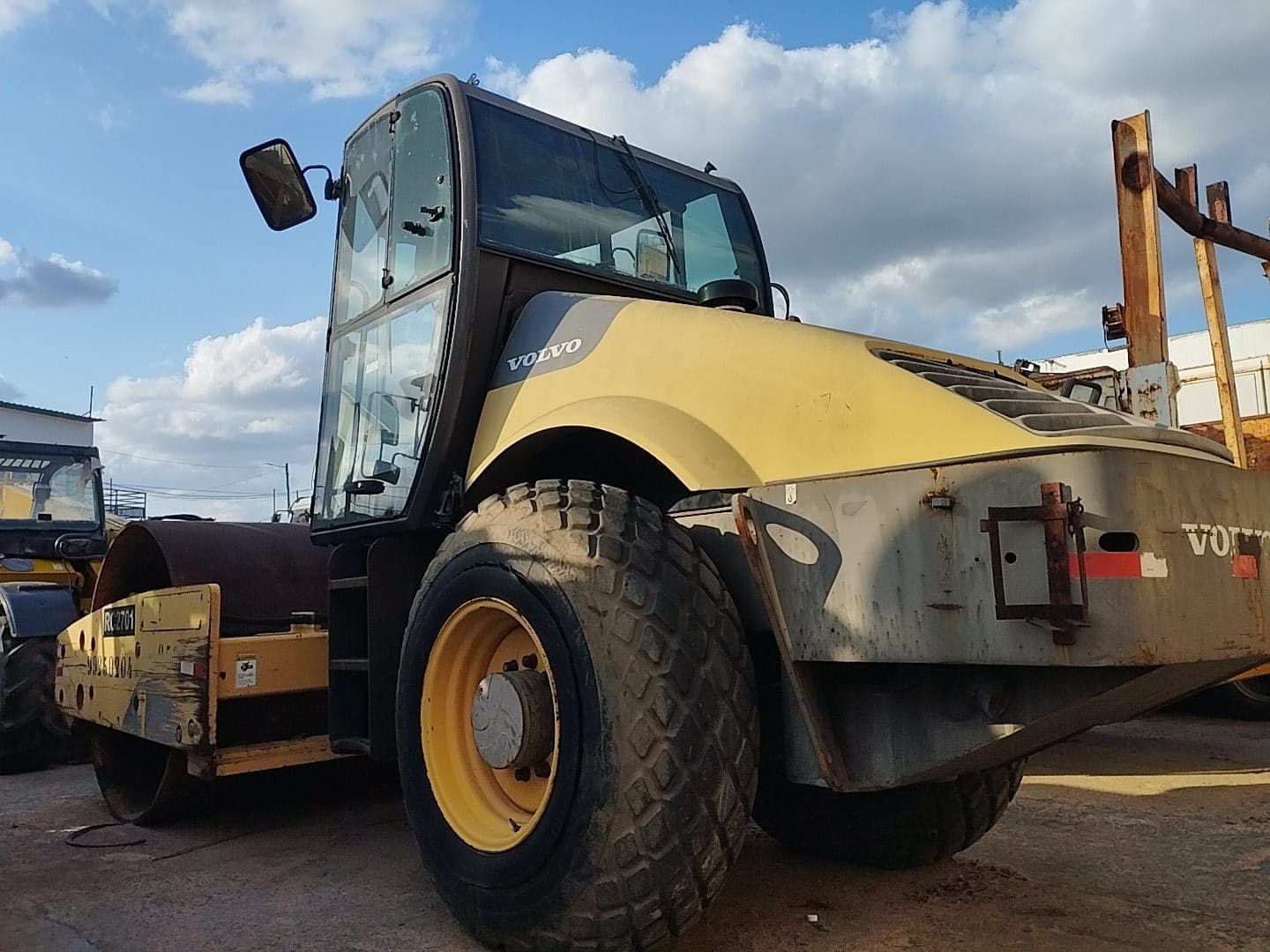 Road roller — Volvo SD100DC — image 9