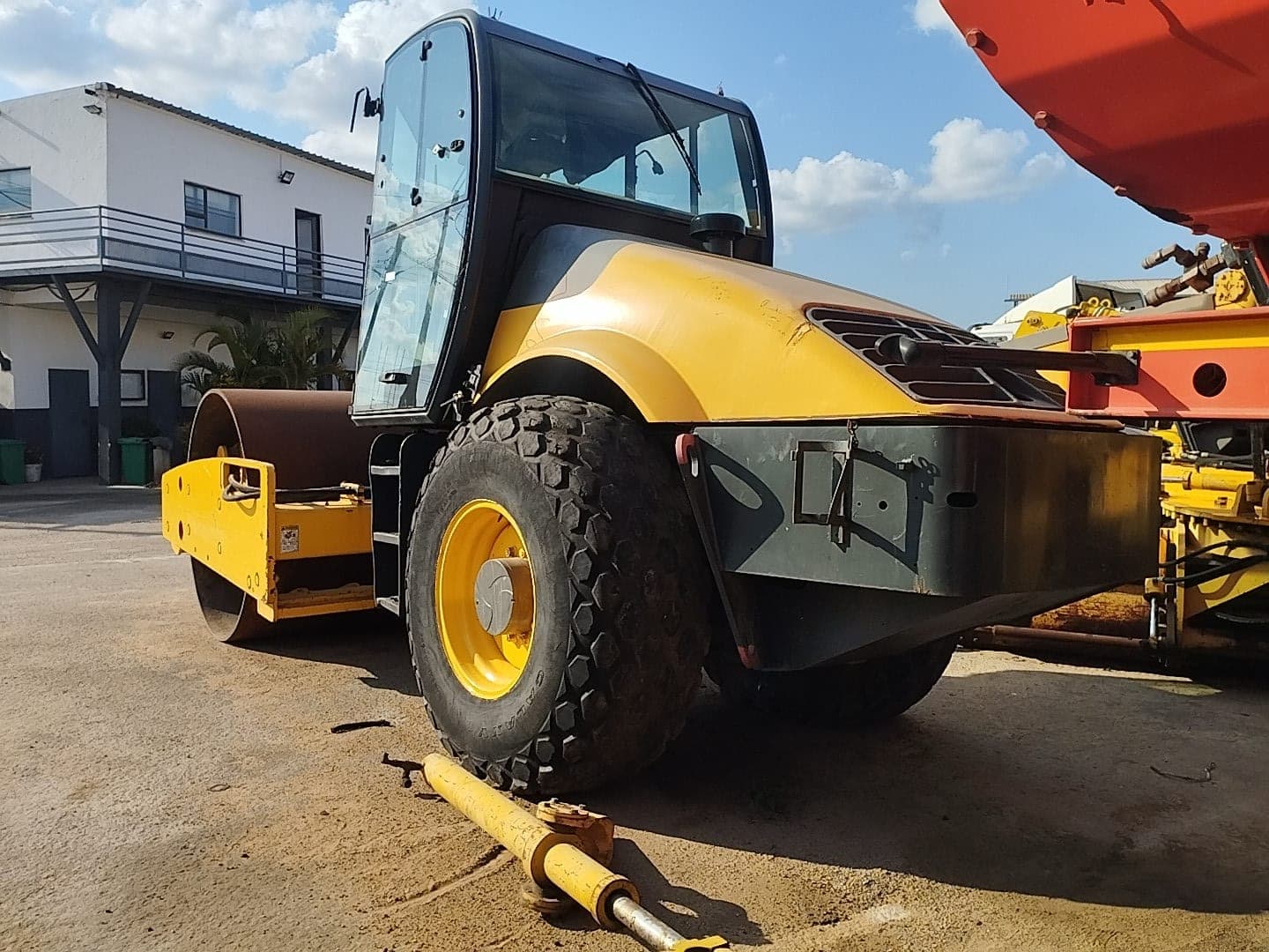 Rodillo — Volvo SD100DC | Road roller — Volvo SD100DC — imagen 3