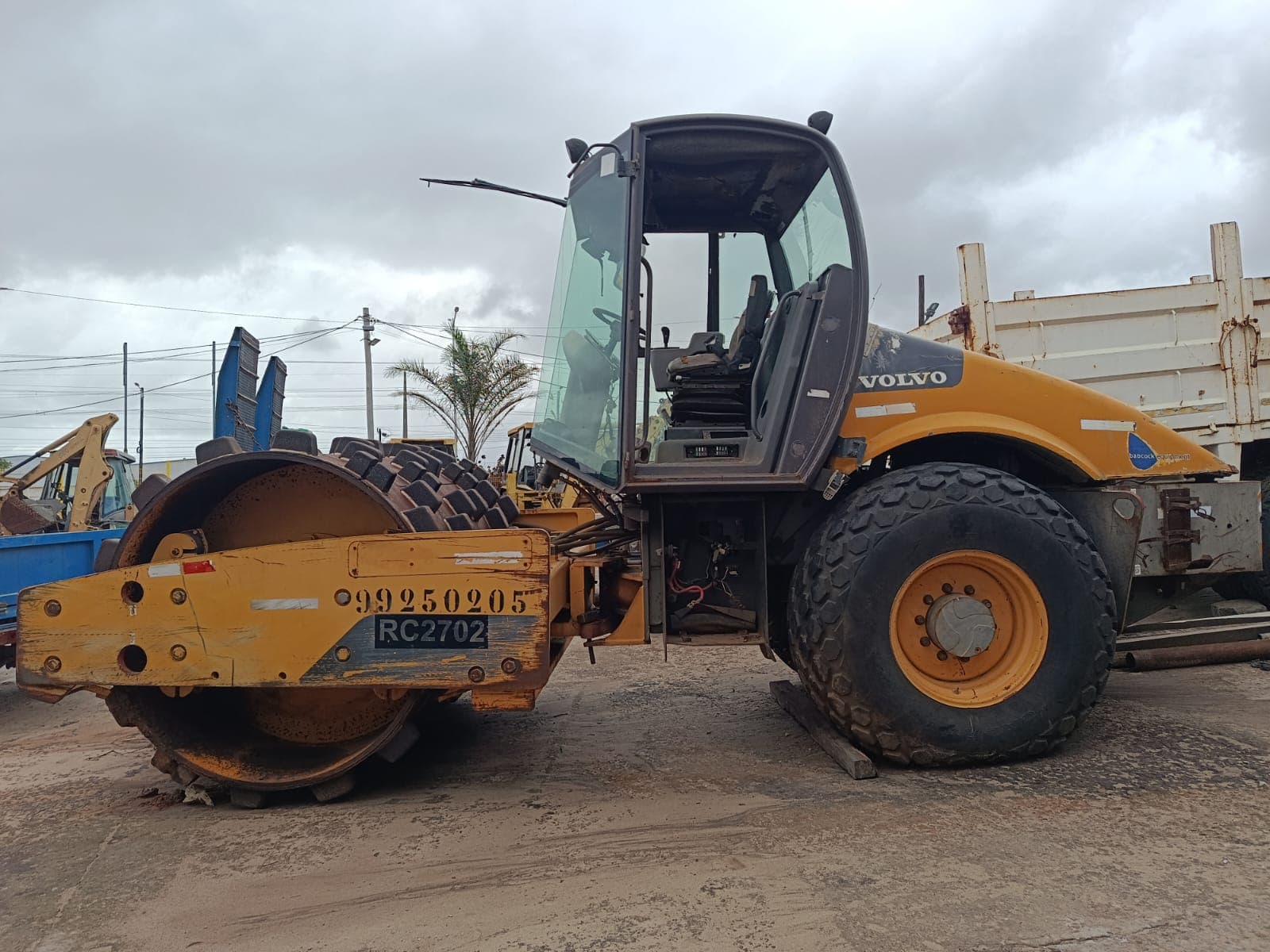 Rodillo — Volvo SD100D | Road roller — Volvo SD100D — imagen 4