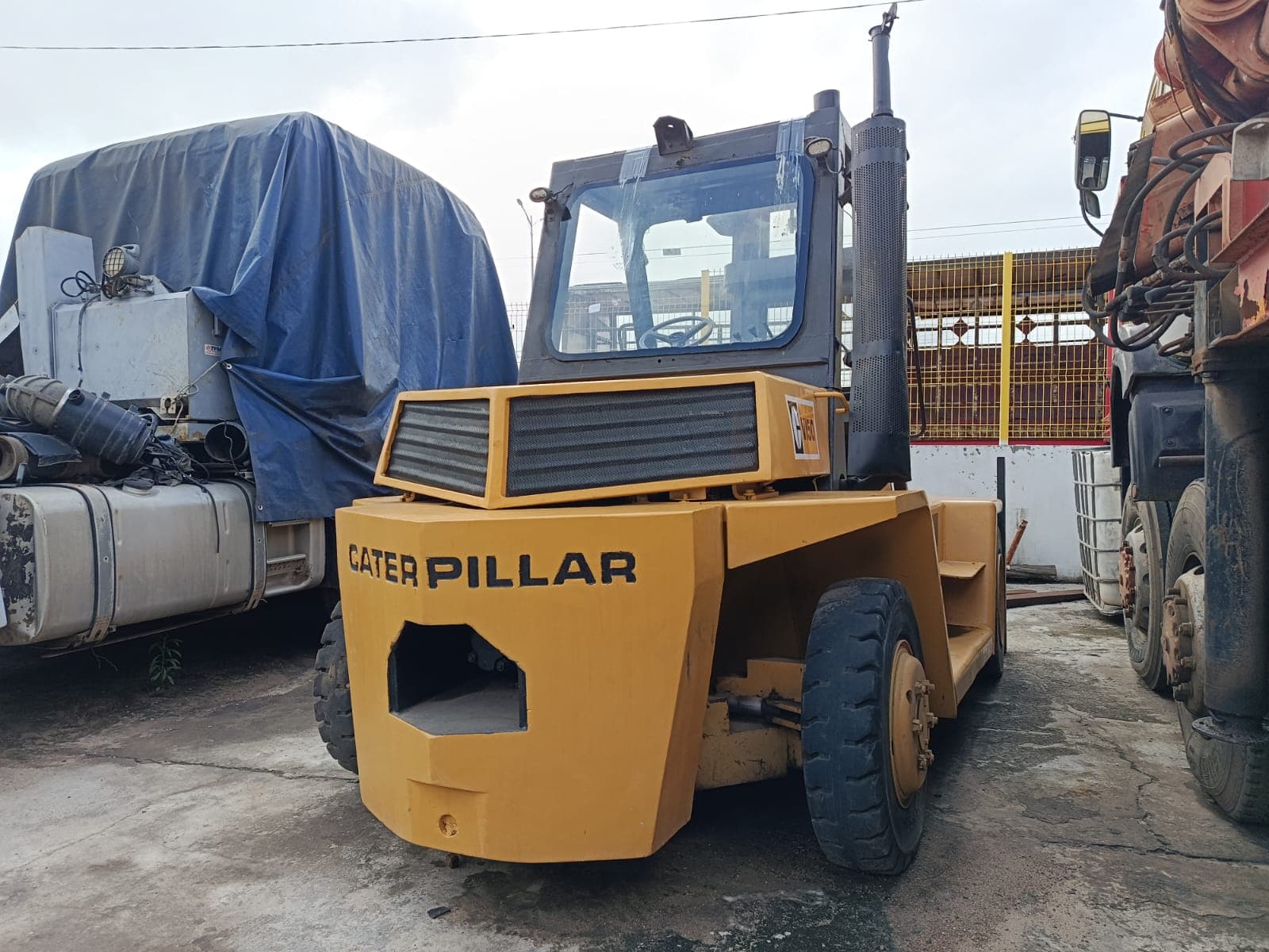 Montacargas — Caterpillar V150 | Forklift — Caterpillar V150 — imagen 2
