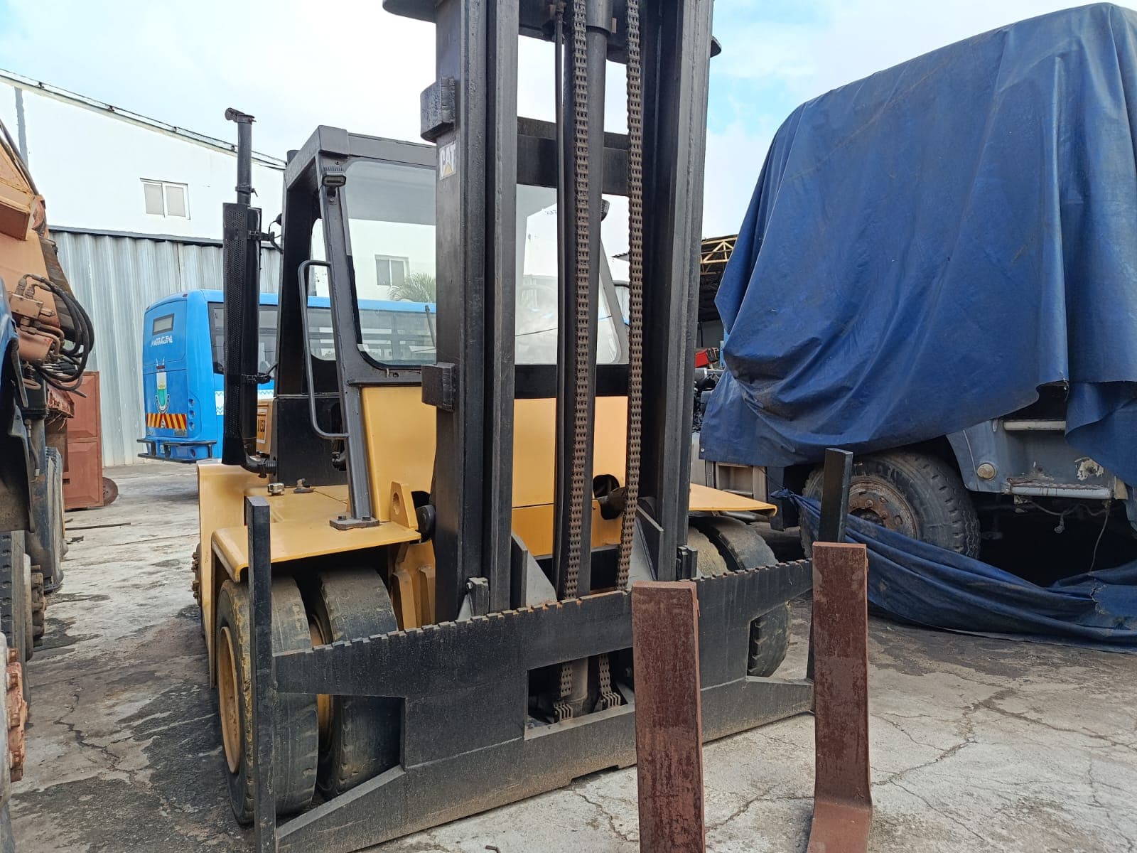Montacargas — Caterpillar V150 | Forklift — Caterpillar V150 — imagen 7