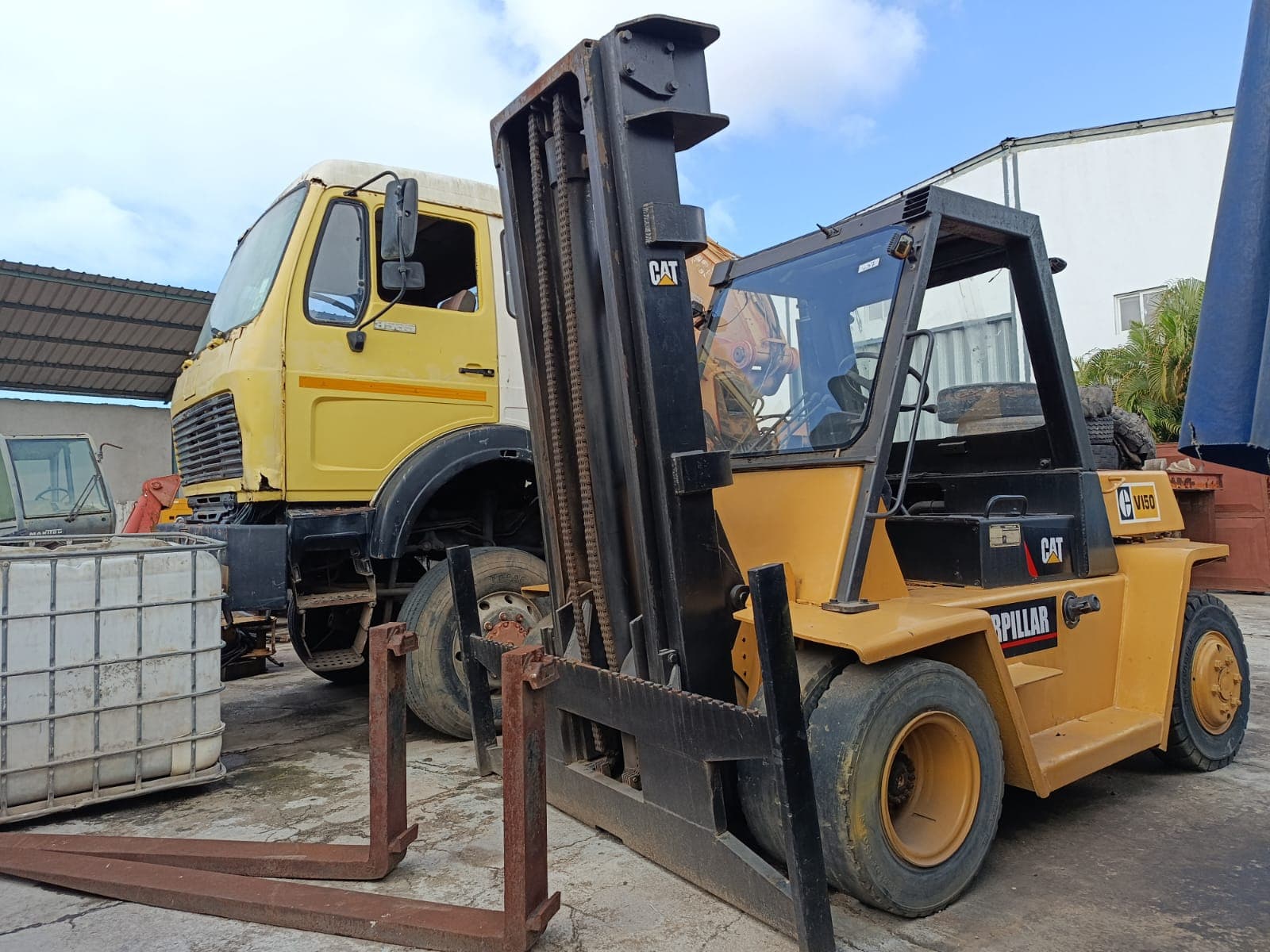 Montacargas — Caterpillar V150 | Forklift — Caterpillar V150 — imagen 1