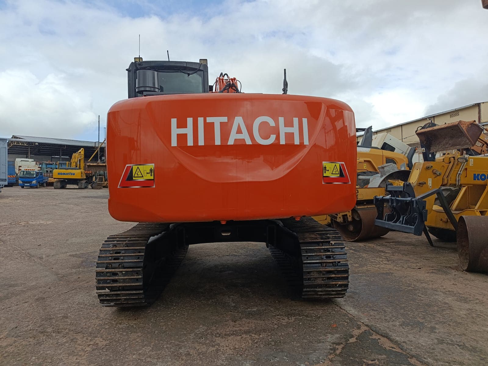 Excavadora — Hitachi ZX130 - 5G | Excavator — Hitachi ZX130 - 5G — imagen 4