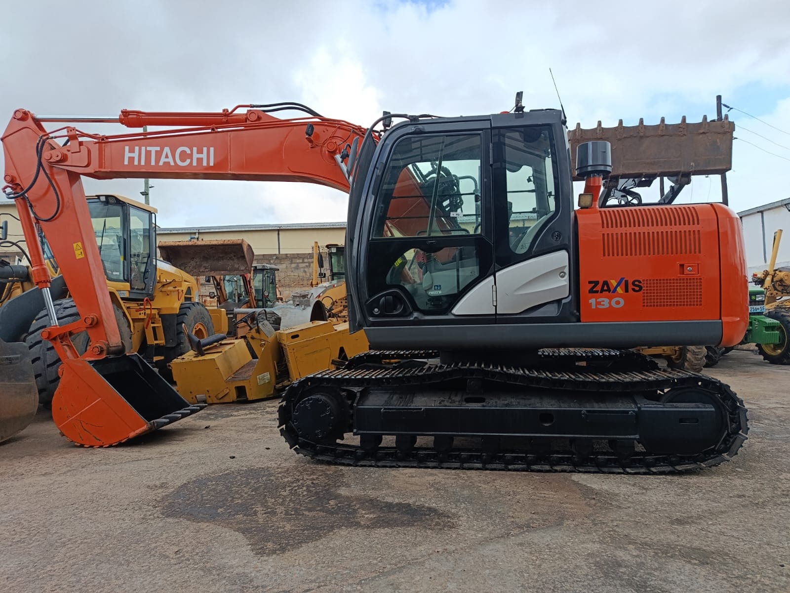 Excavadora — Hitachi ZX130 - 5G | Excavator — Hitachi ZX130 - 5G — imagen 5