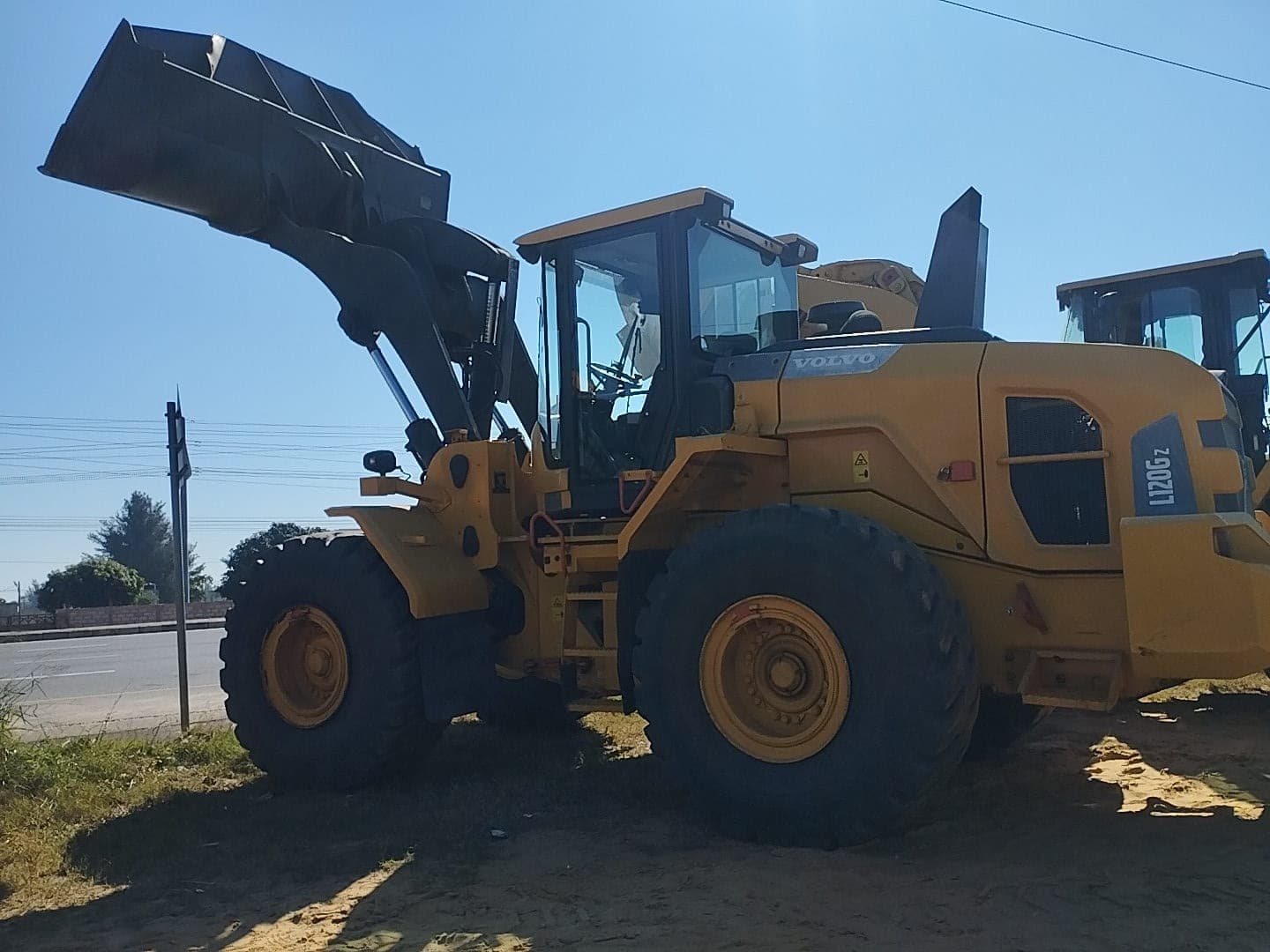 Wheel loader — Volvo L120G — 2019 — image 2