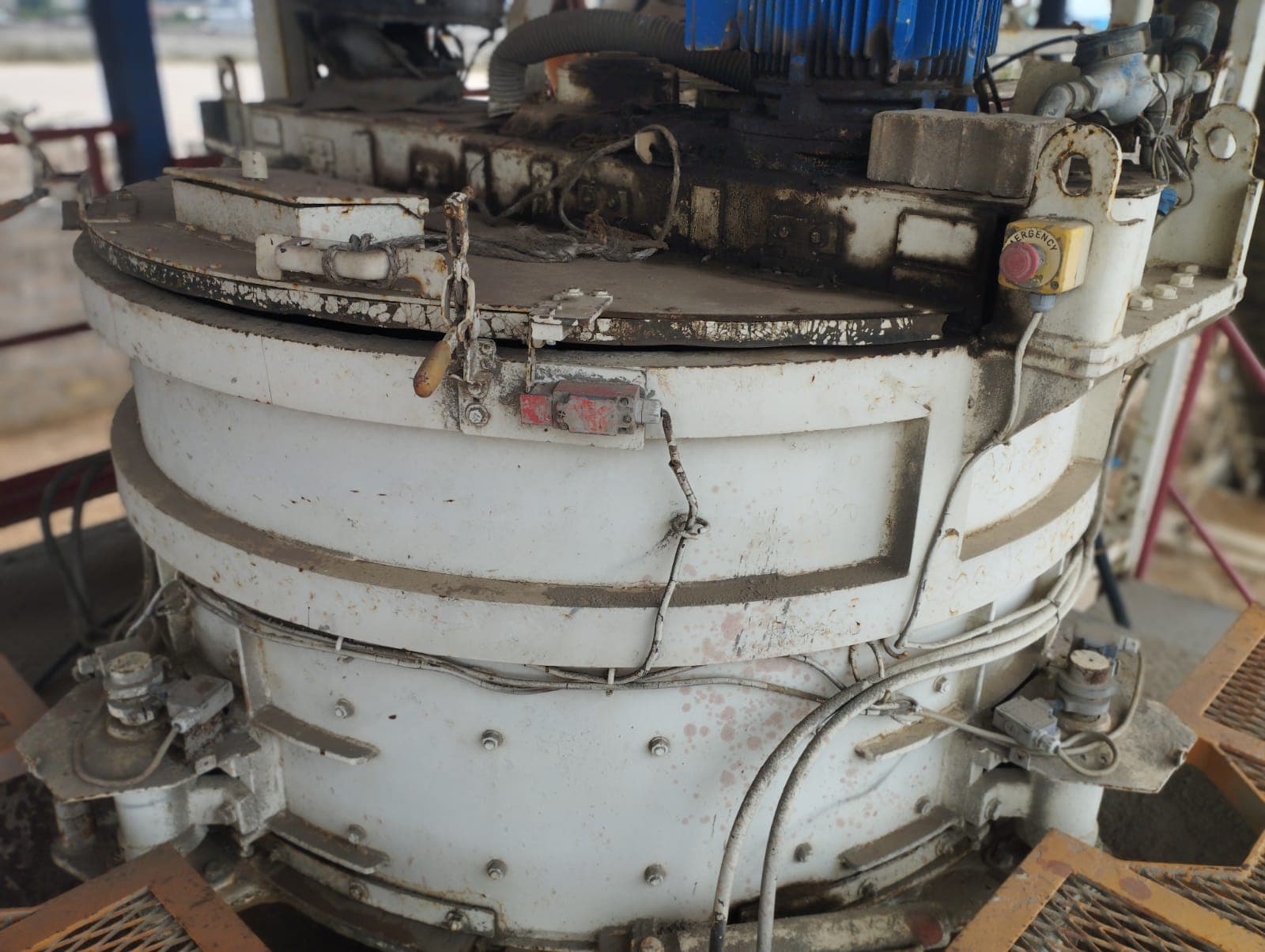 Industrial block-making machine — image 14