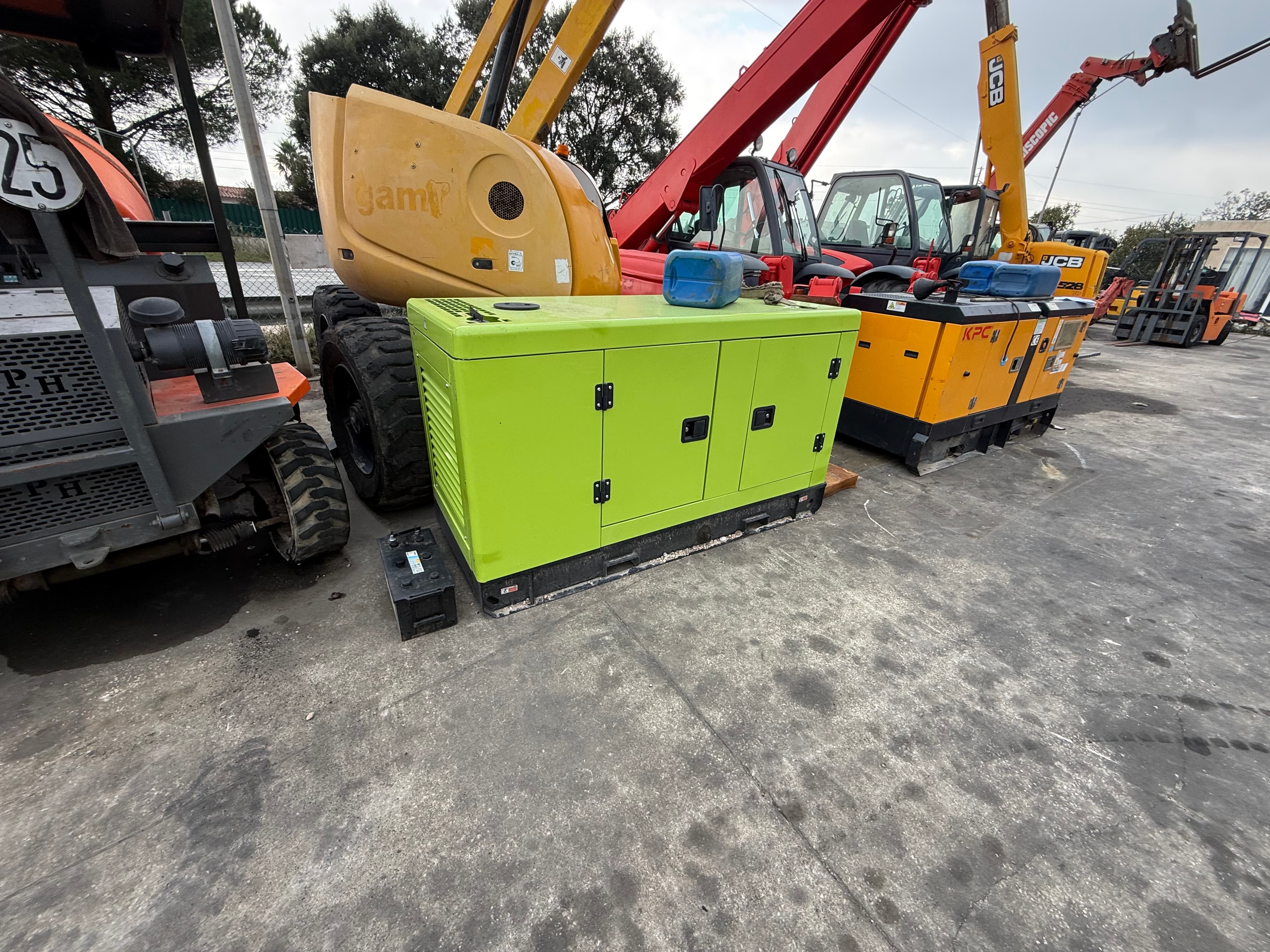 Generador Compal Power VG-R30 — imagen 2