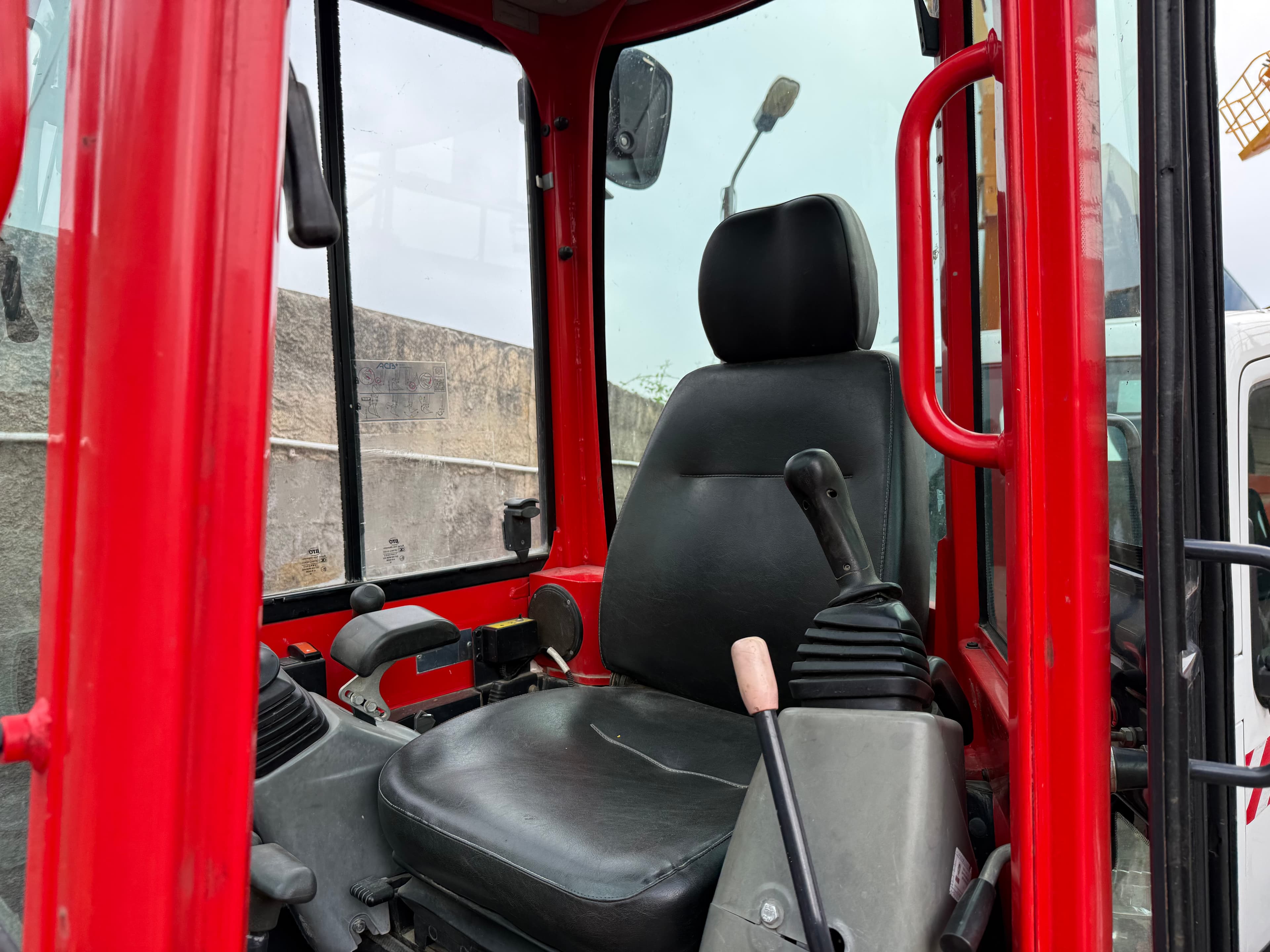 Mini Giratoria Yanmar VIO25-6CR — imagen 7