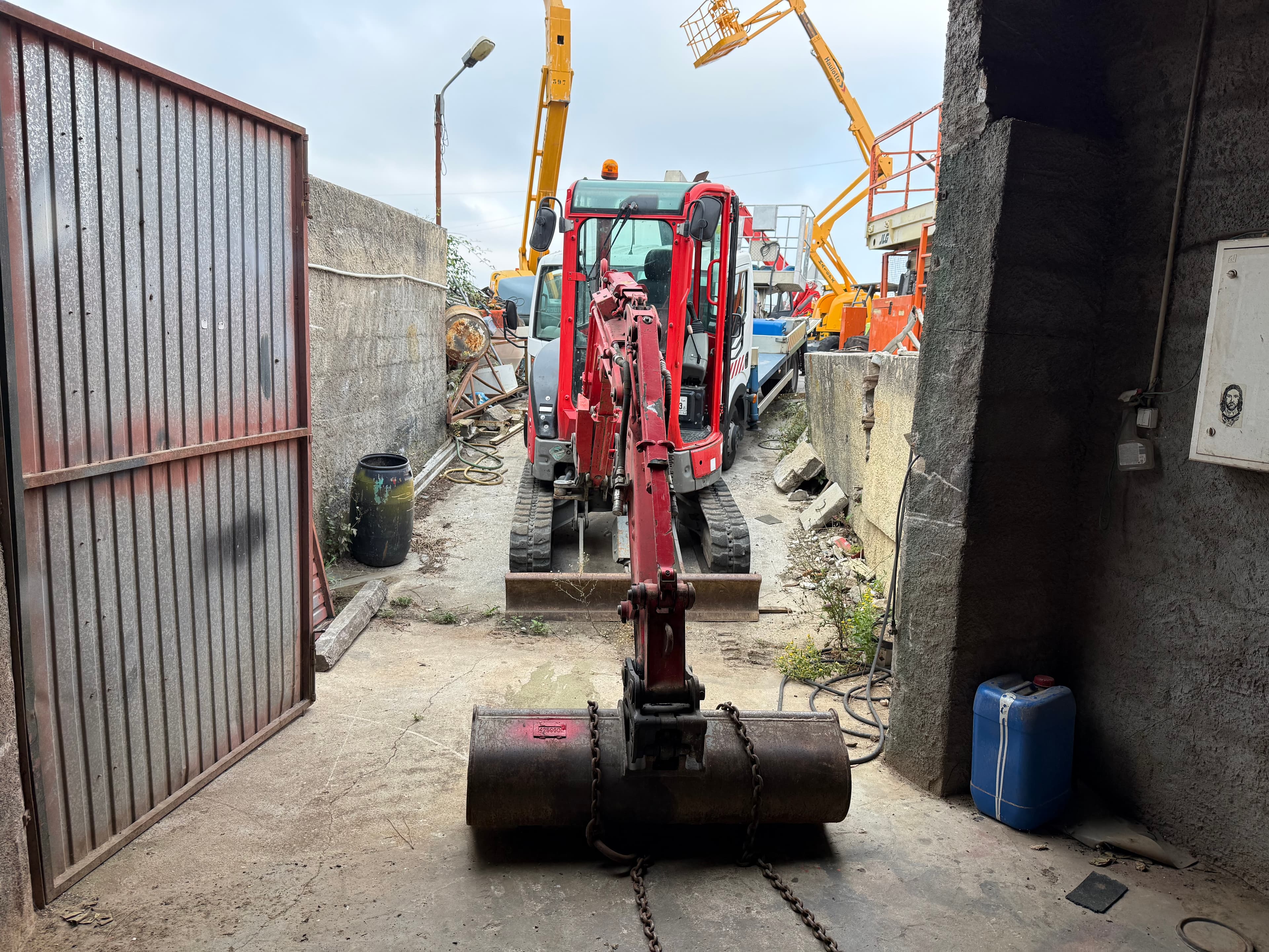 Mini Giratoria Yanmar VIO25-6CR — imagen 3