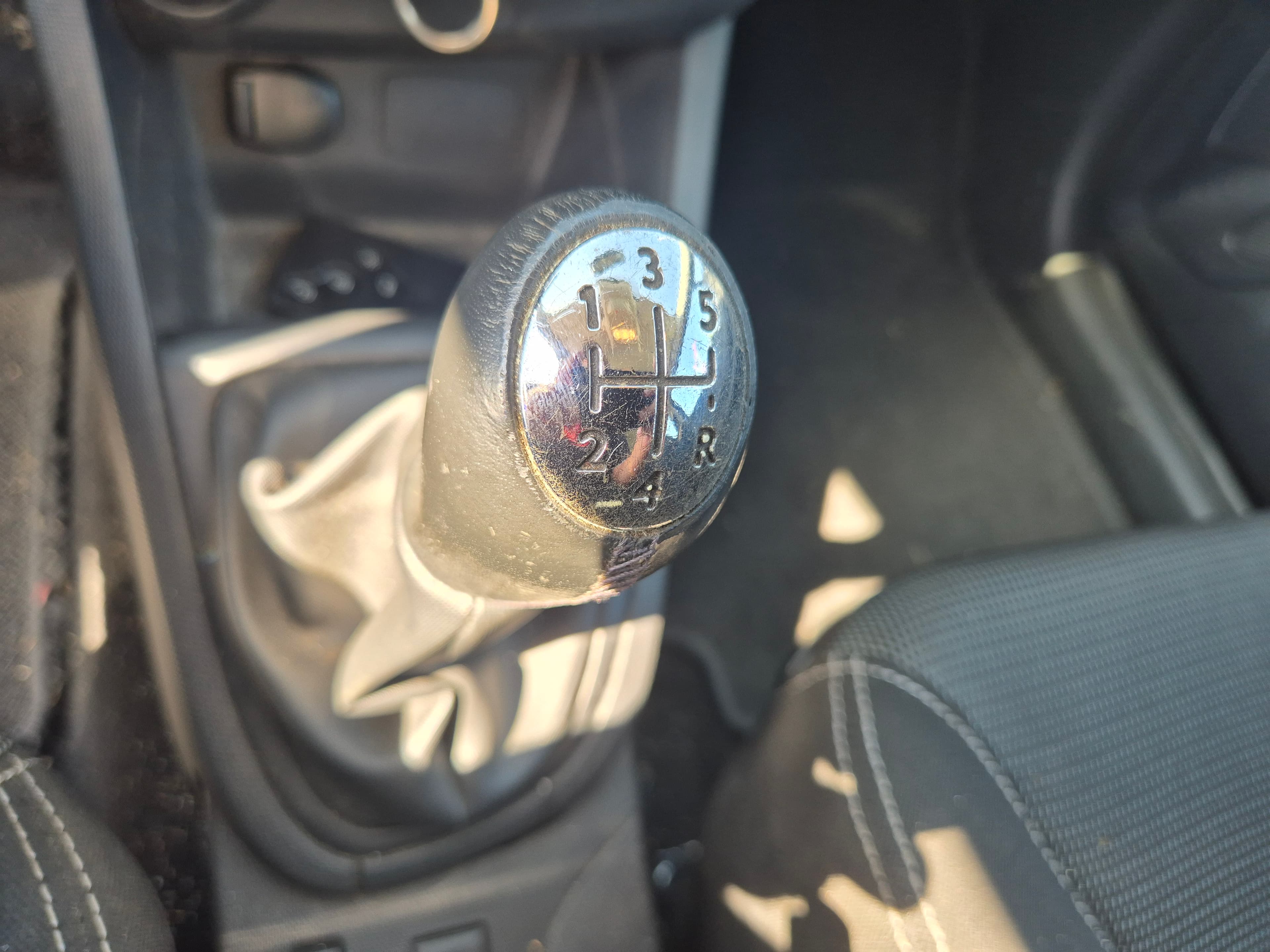 Renault Clio · Año 2015 — imagen 41