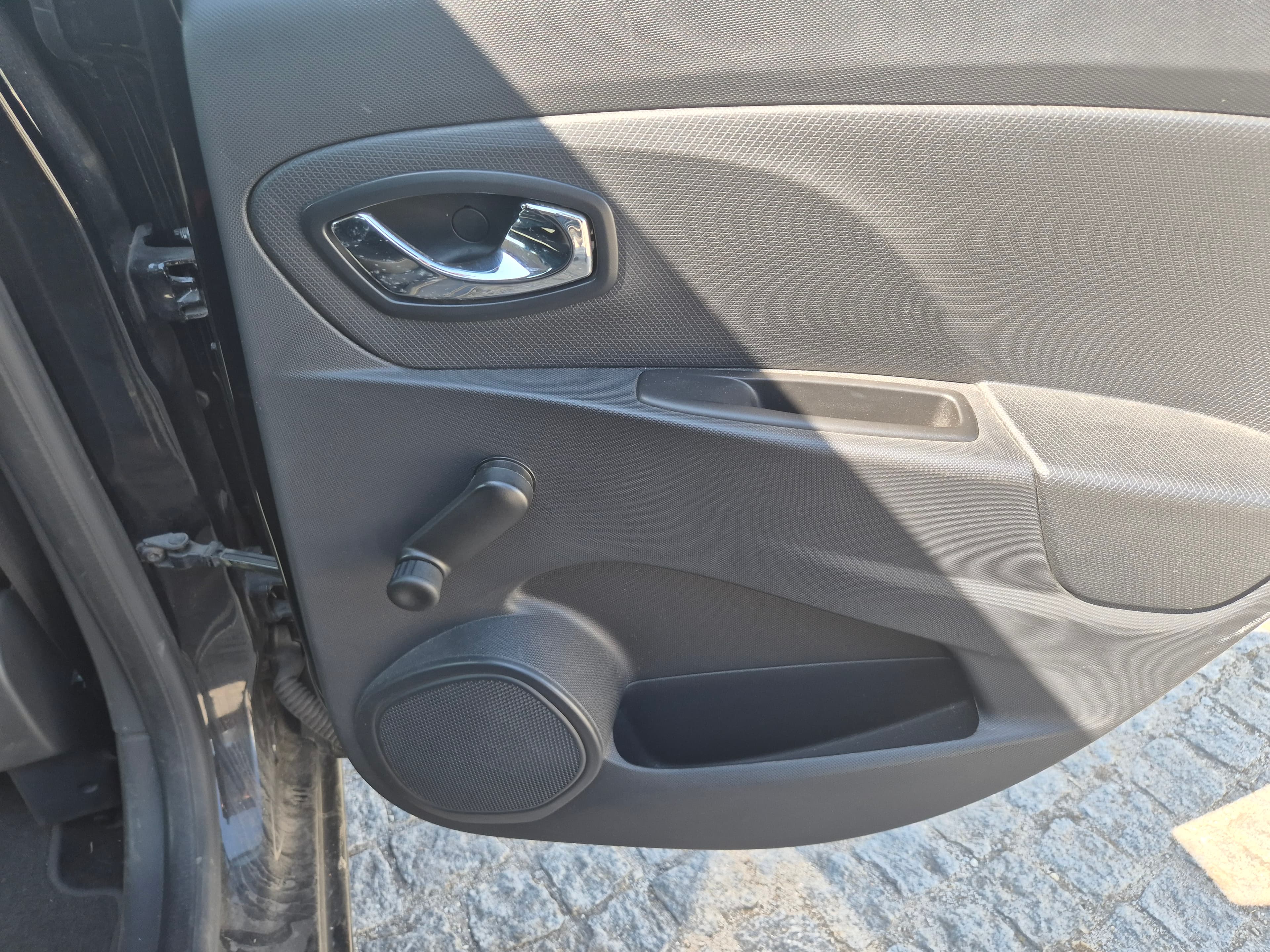 Renault Clio · Año 2015 — imagen 16