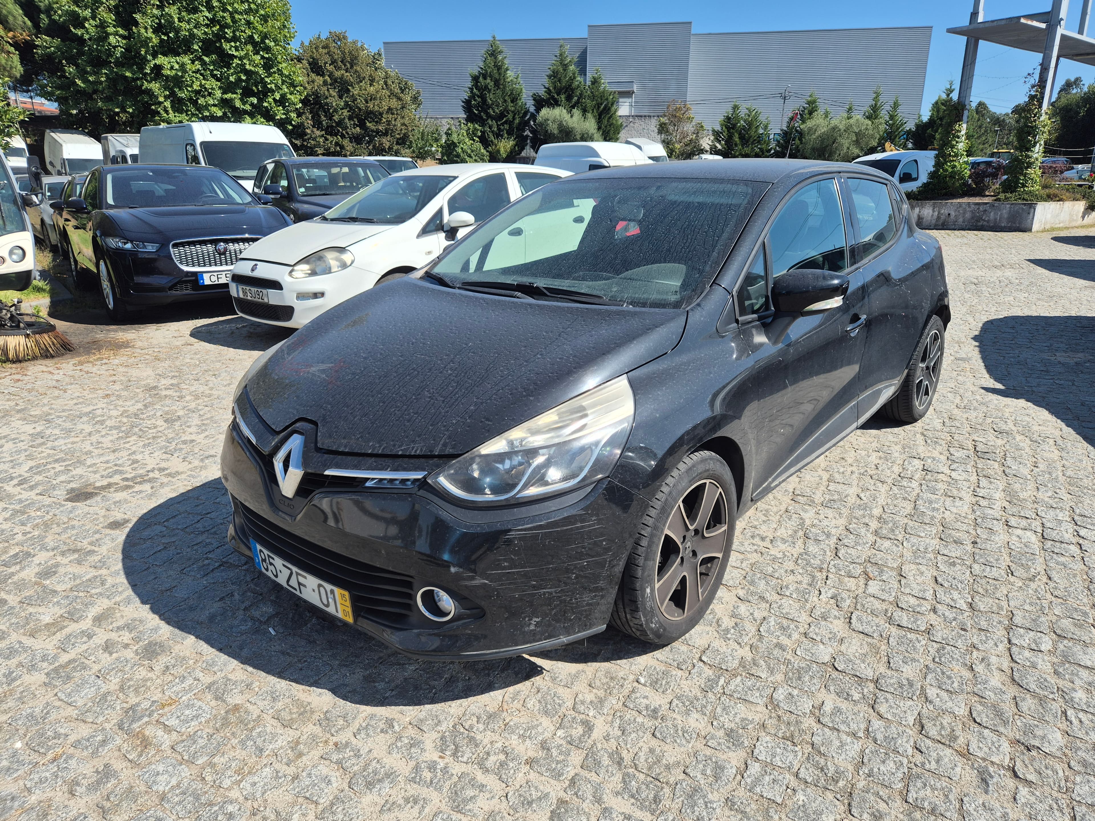 Renault Clio · Año 2015 — imagen 1