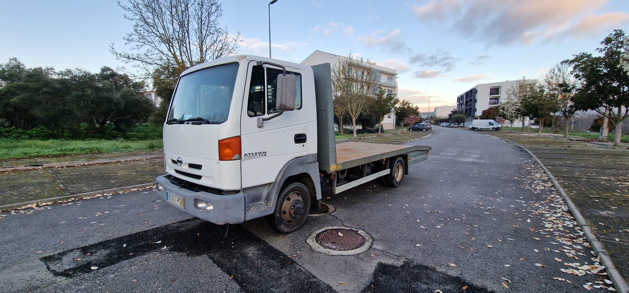 Nissan Atleon 140 — image 1