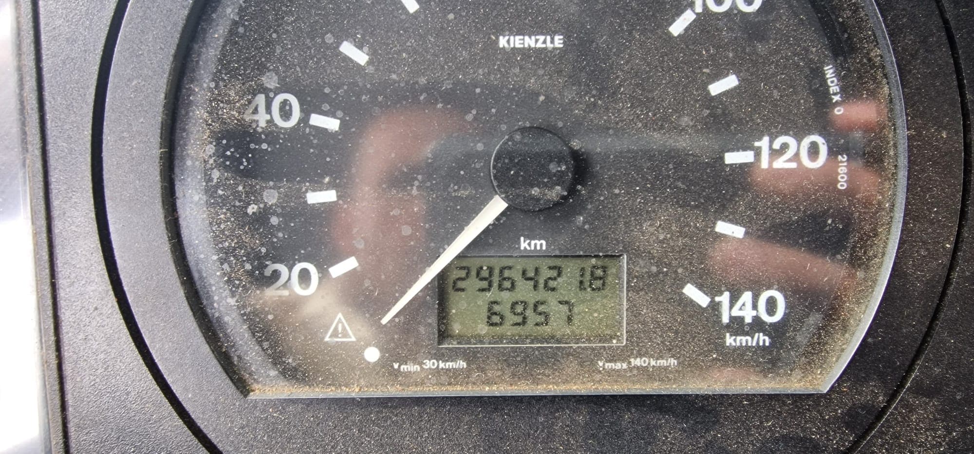 Nissan Atleon 140 — image 7