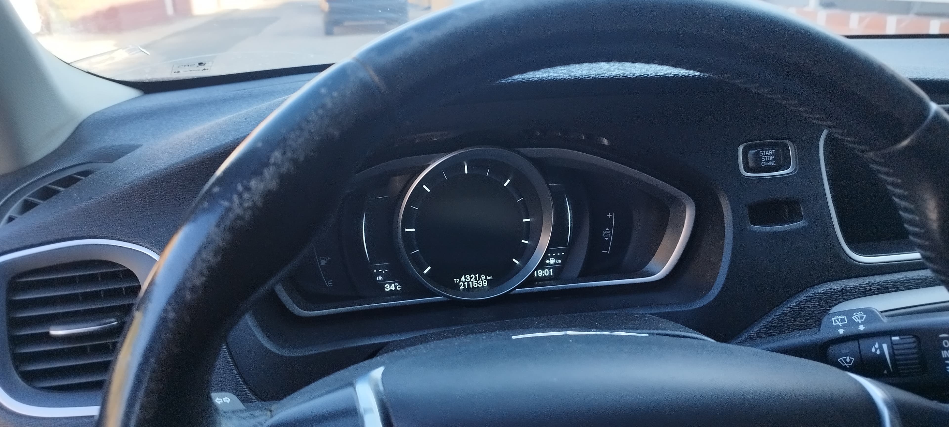 Volvo V40 · Ano 2016 — imagen 5