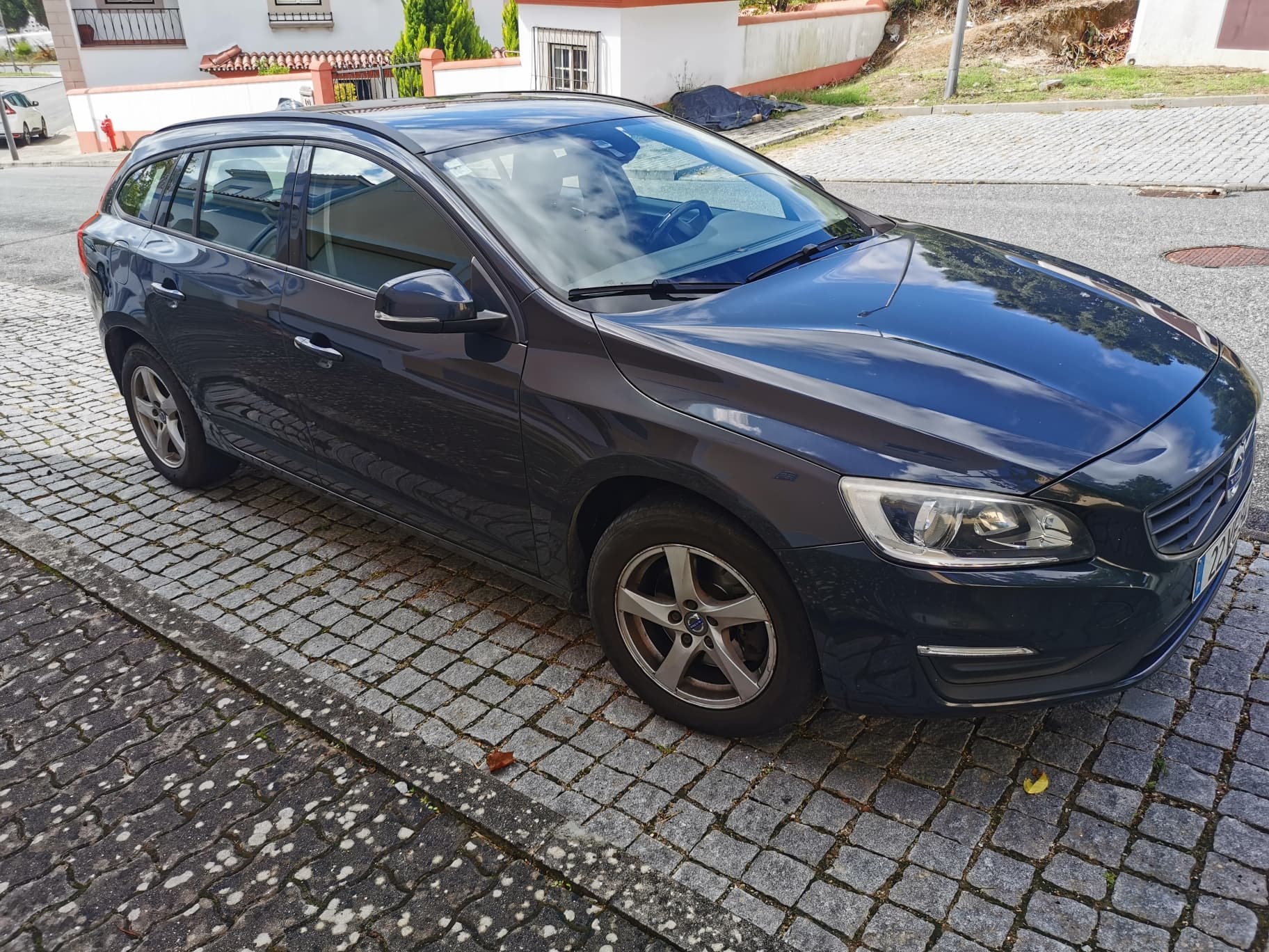 Volvo V60 2.0 D2 Momentum · Ano 2015 — imagen 1