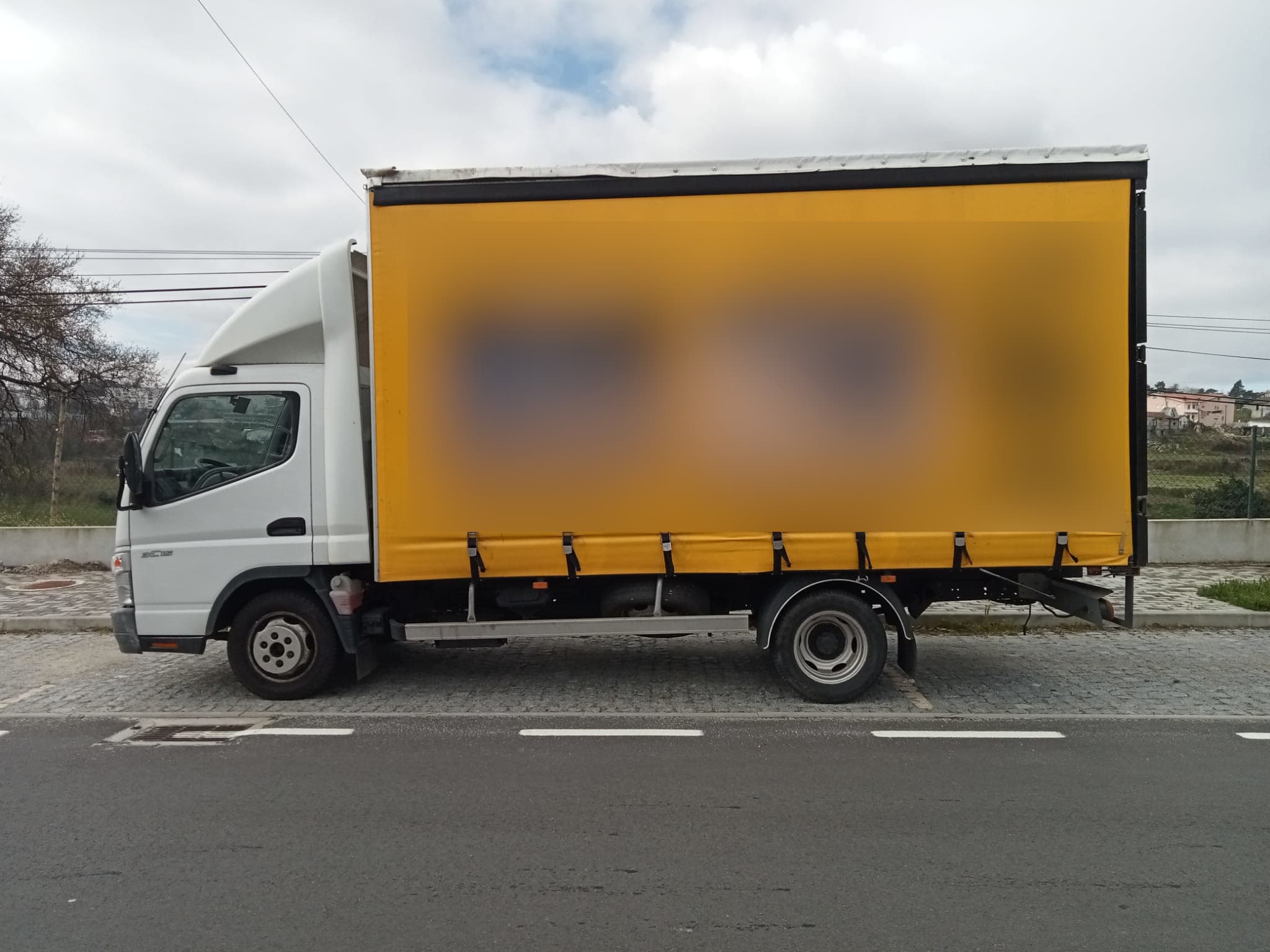 Mitsubishi Fuso Canter 3C15 · Ano 2010 — imagem 2