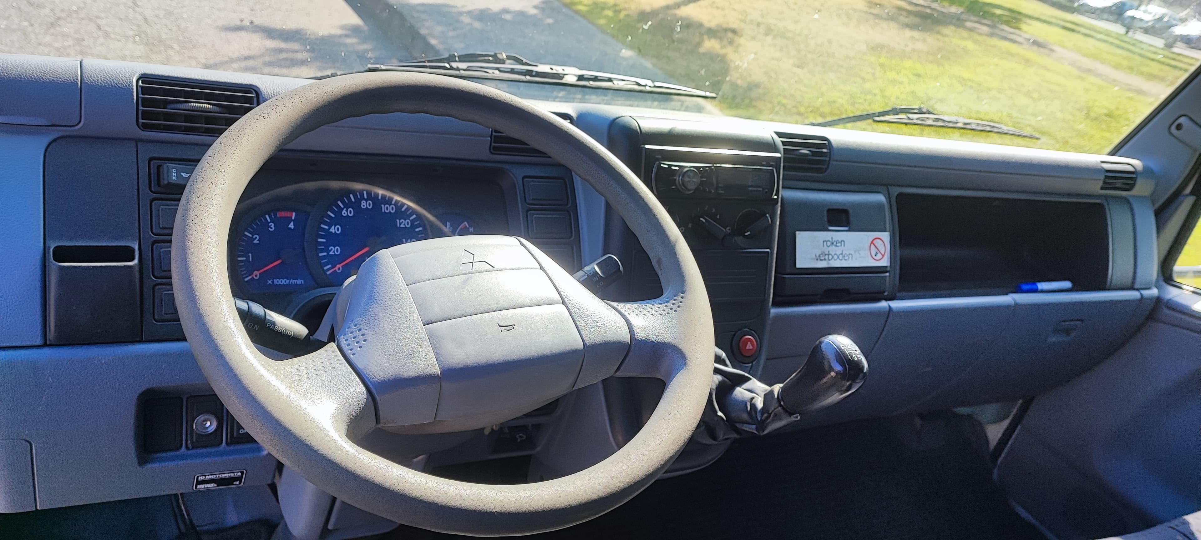 Mitsubishi Fuso Canter 3C15 · Ano 2010 — imagem 4