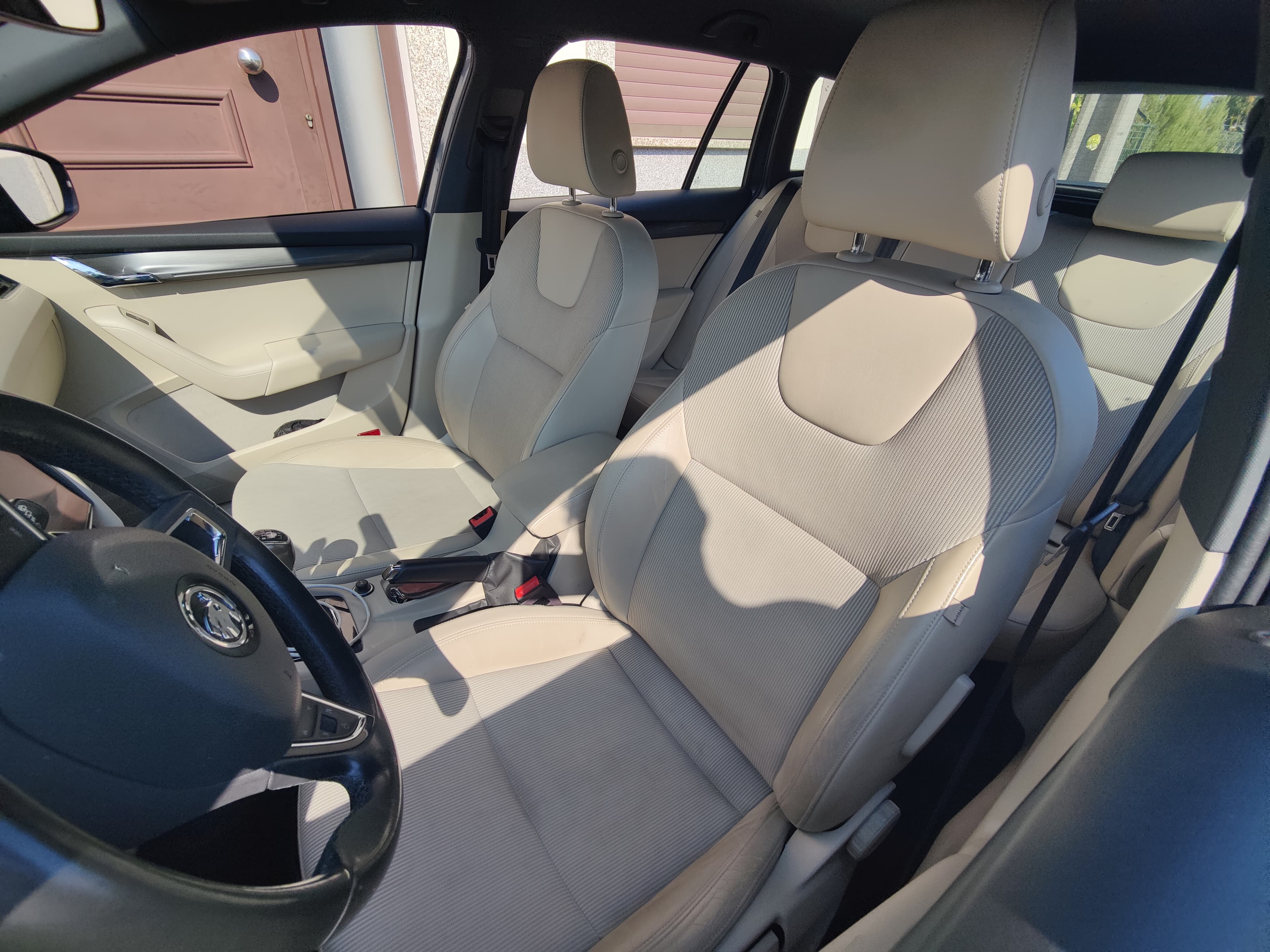 Skoda Octavia 1.6 TDI · Ano 2019 — imagen 7