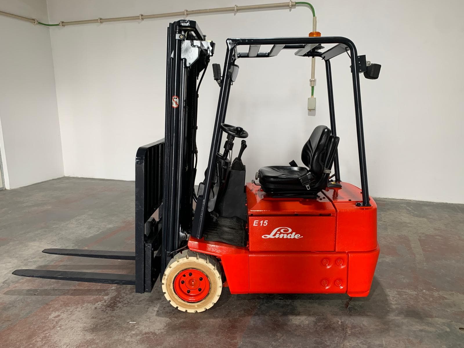 Empilhador Elétrico Linde E15Z — imagen 1