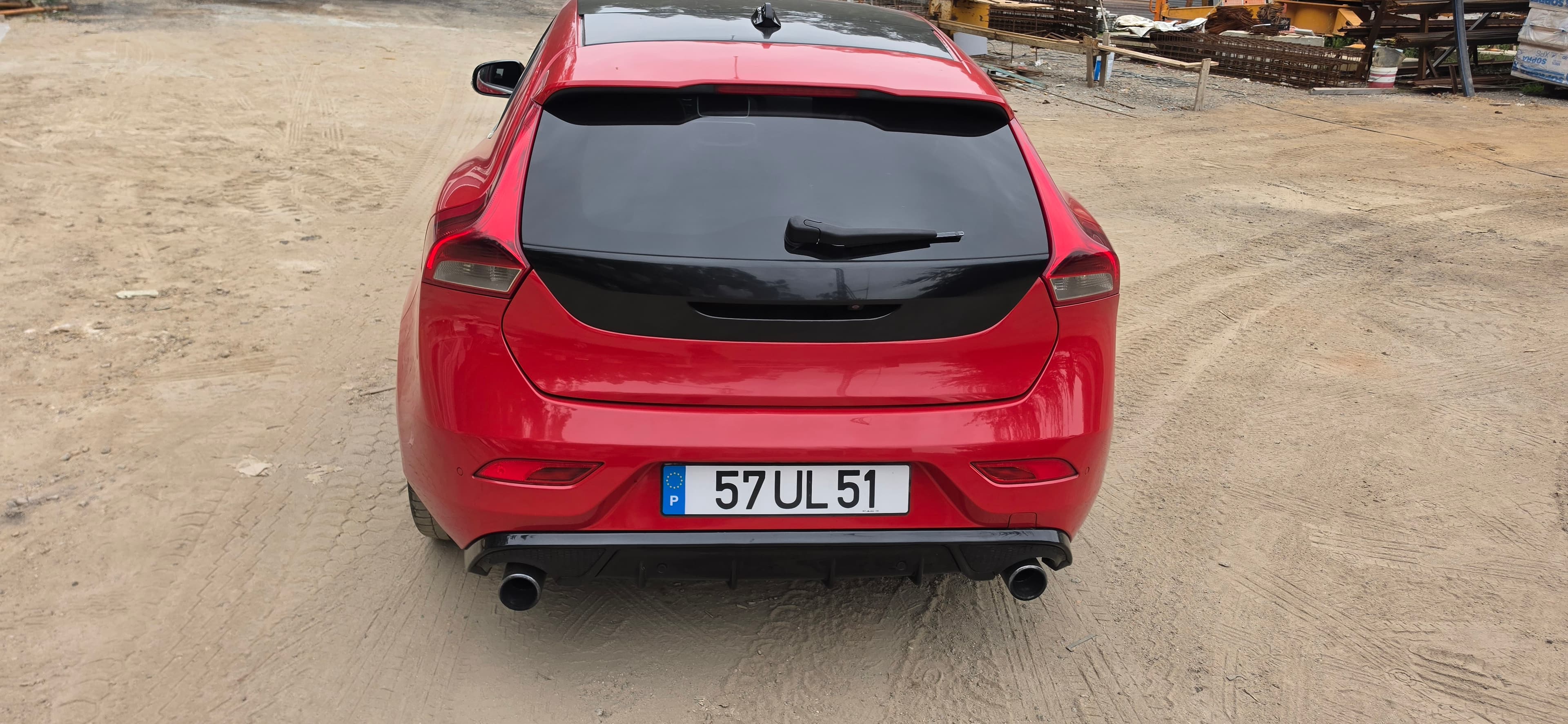 Volvo V40 D2 Rdesign · Ano 2013 — imagem 4