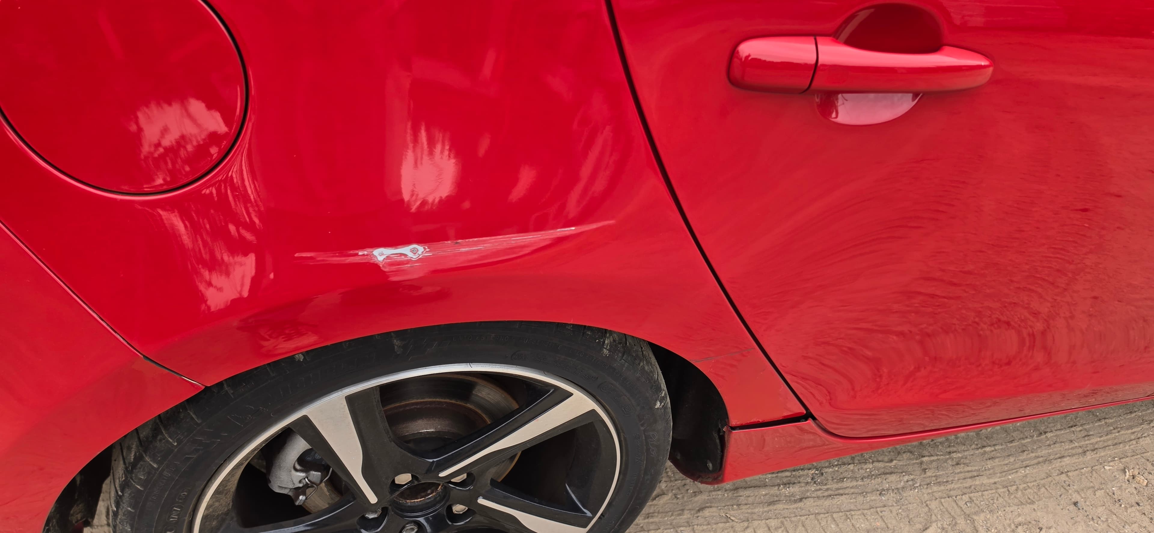 Volvo V40 D2 Rdesign · Ano 2013 — imagem 10