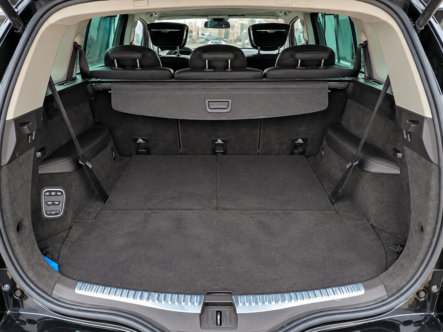 Renault Espace V 1.6 dCi Initiale Paris EDC · Year 2016 — image 16