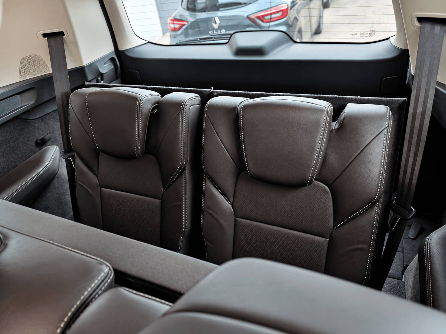 Renault Espace V 1.6 dCi Initiale Paris EDC · Year 2016 — image 15