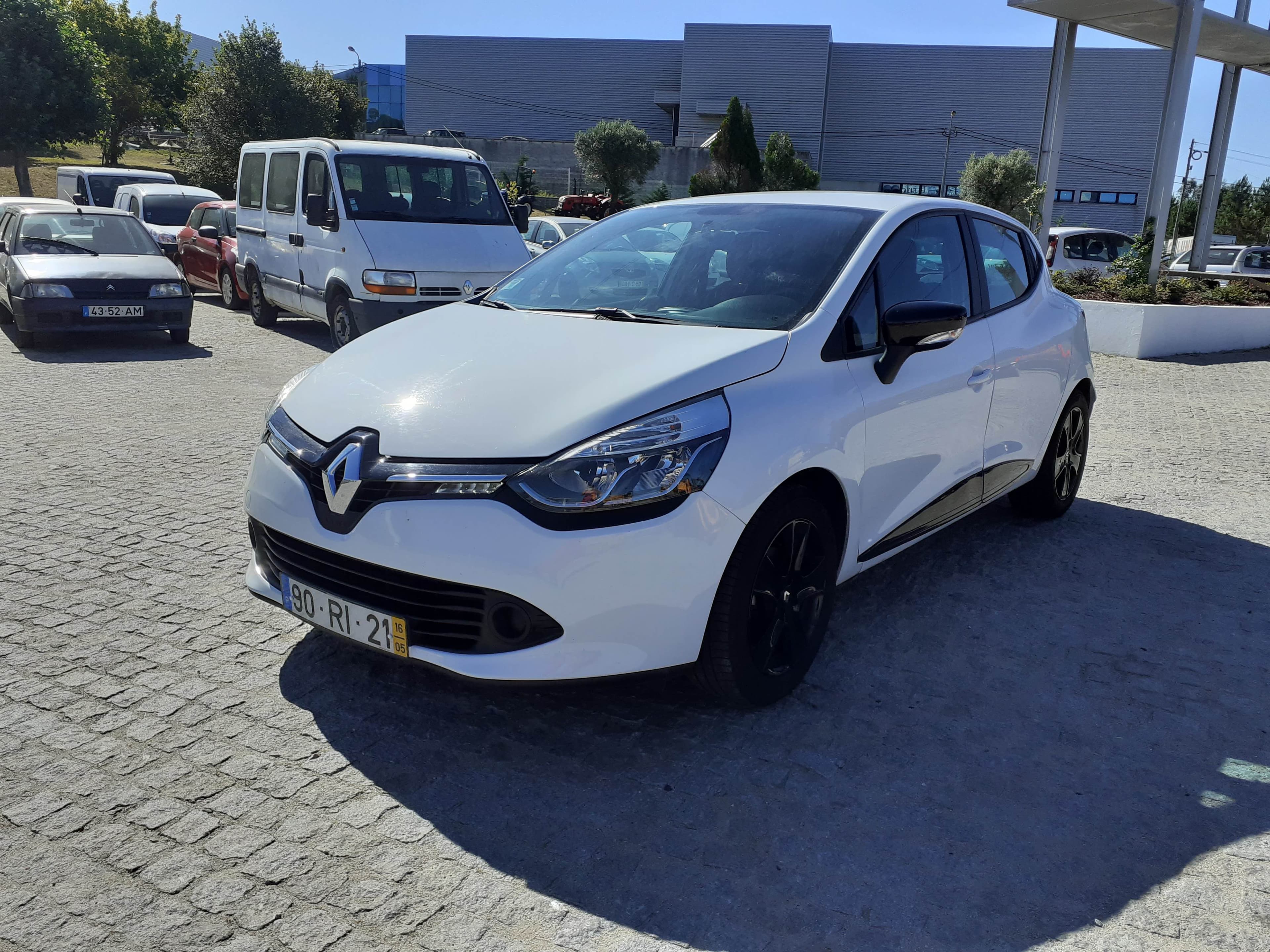 Renault Clio 1.5 DCI · Ano 2016 90-RI-21