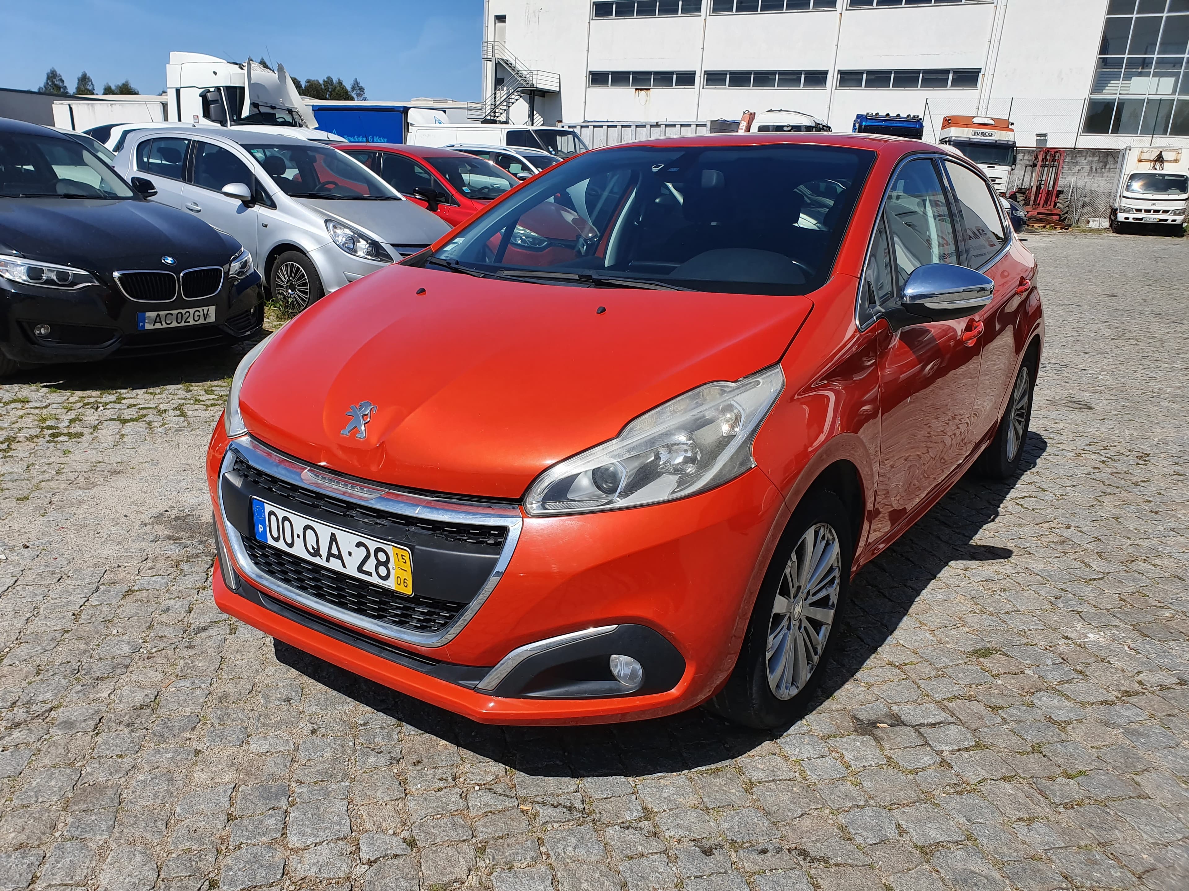 Peugeot 208 1.2 · Ano 2015