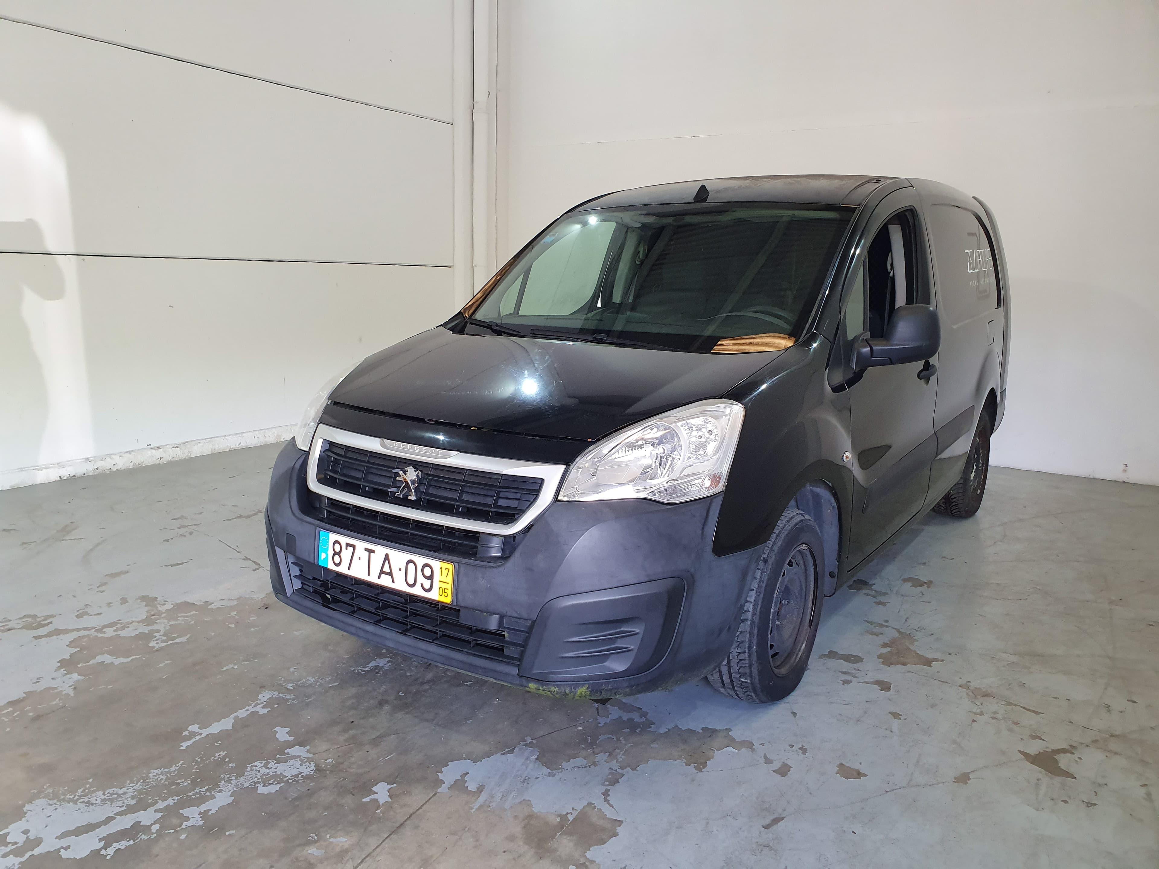 Peugeot partner 1.6 Blue HDI · Ano 2017   87-TA-09
