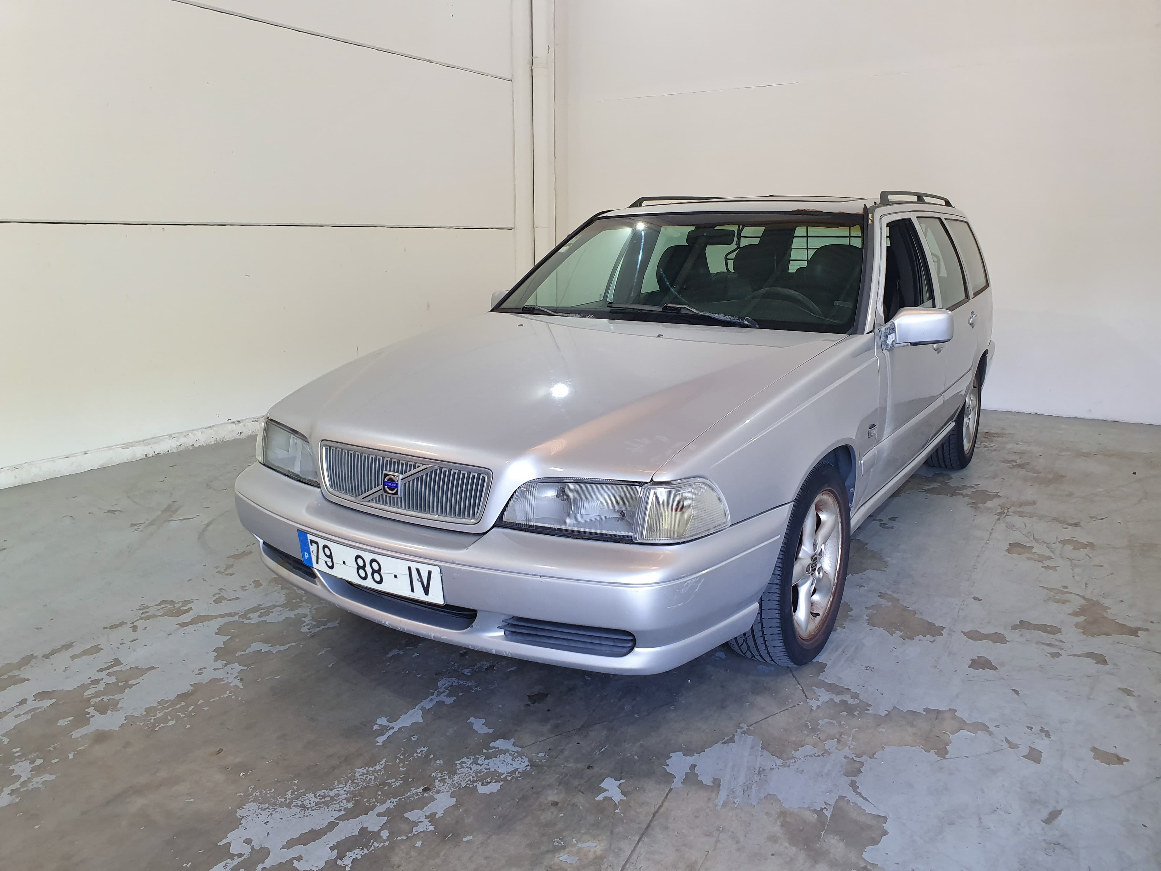 Volvo V70 2.5 TDI · Ano 1997   79-88-IV