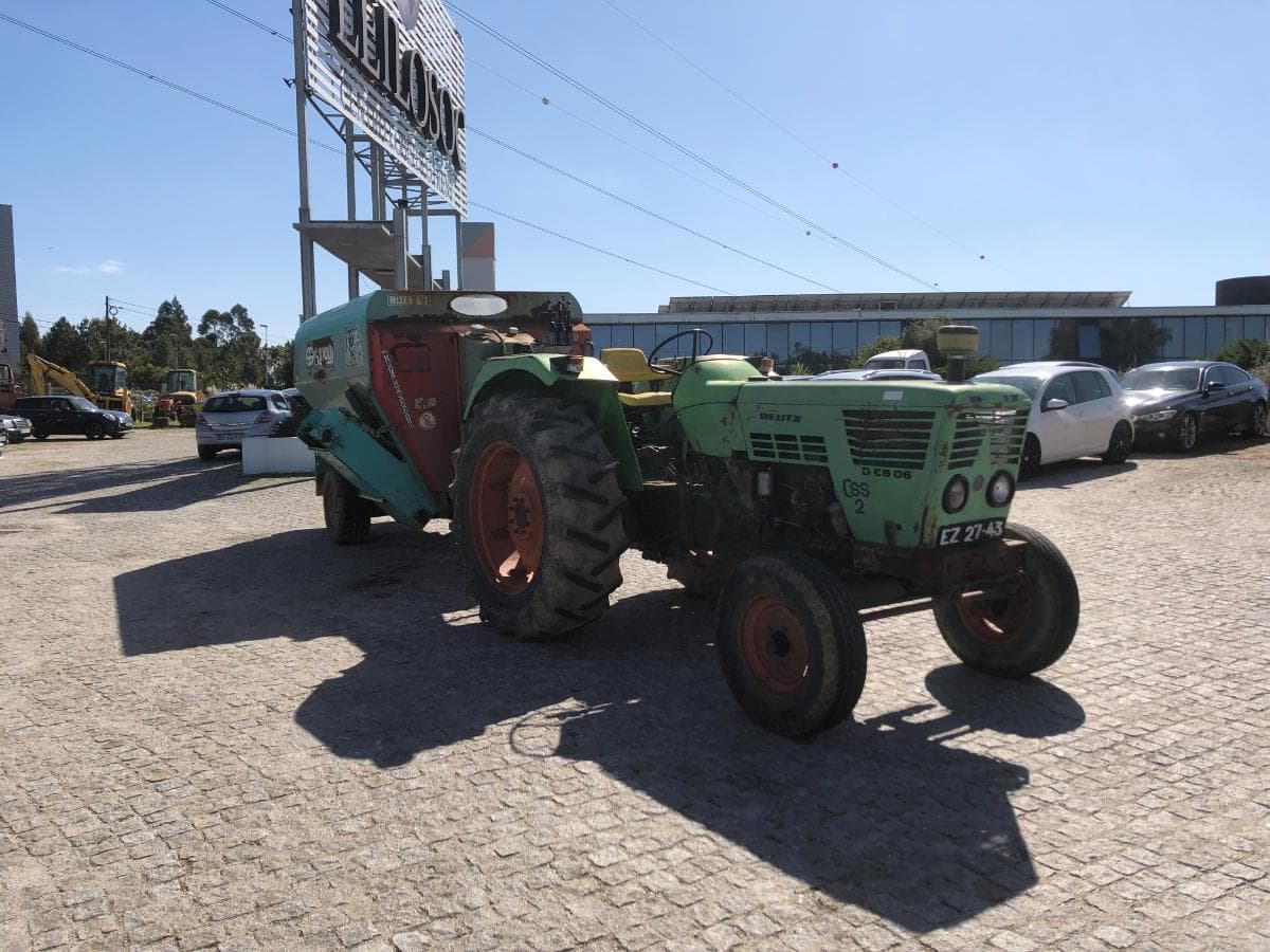 Trator Agrícola Deutz D-6086 · Misturadora Gilioli  EZ-27-43 (1)