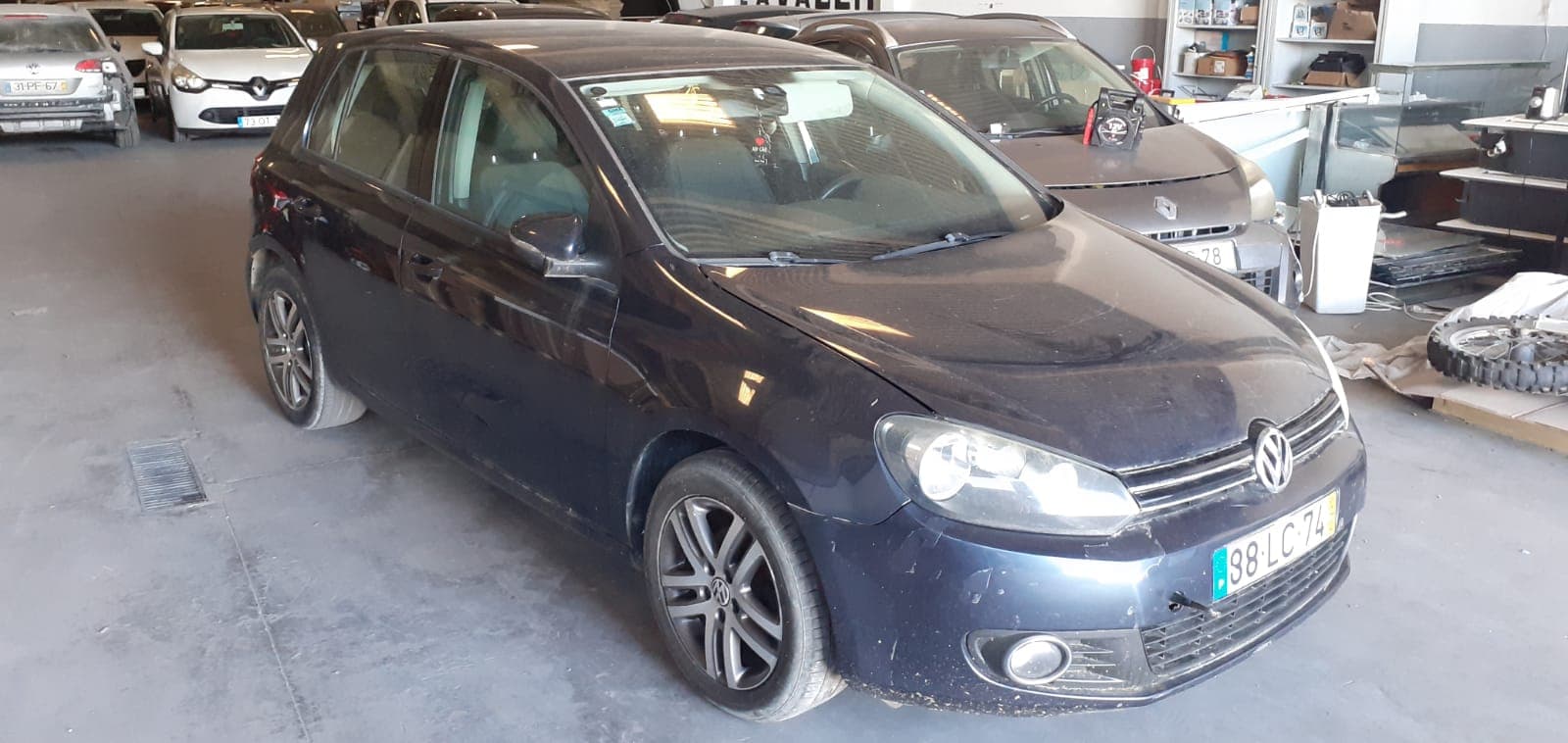 Volkswagen Golf 1.6 TDI · Ano 2010   88-LC-74