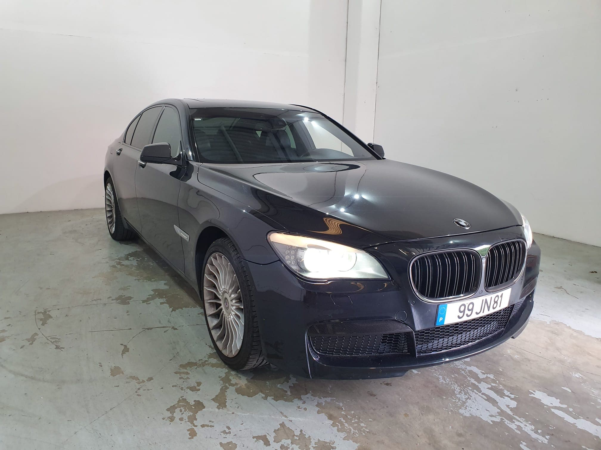 BMW 740D · Ano 2010 99-JN-81