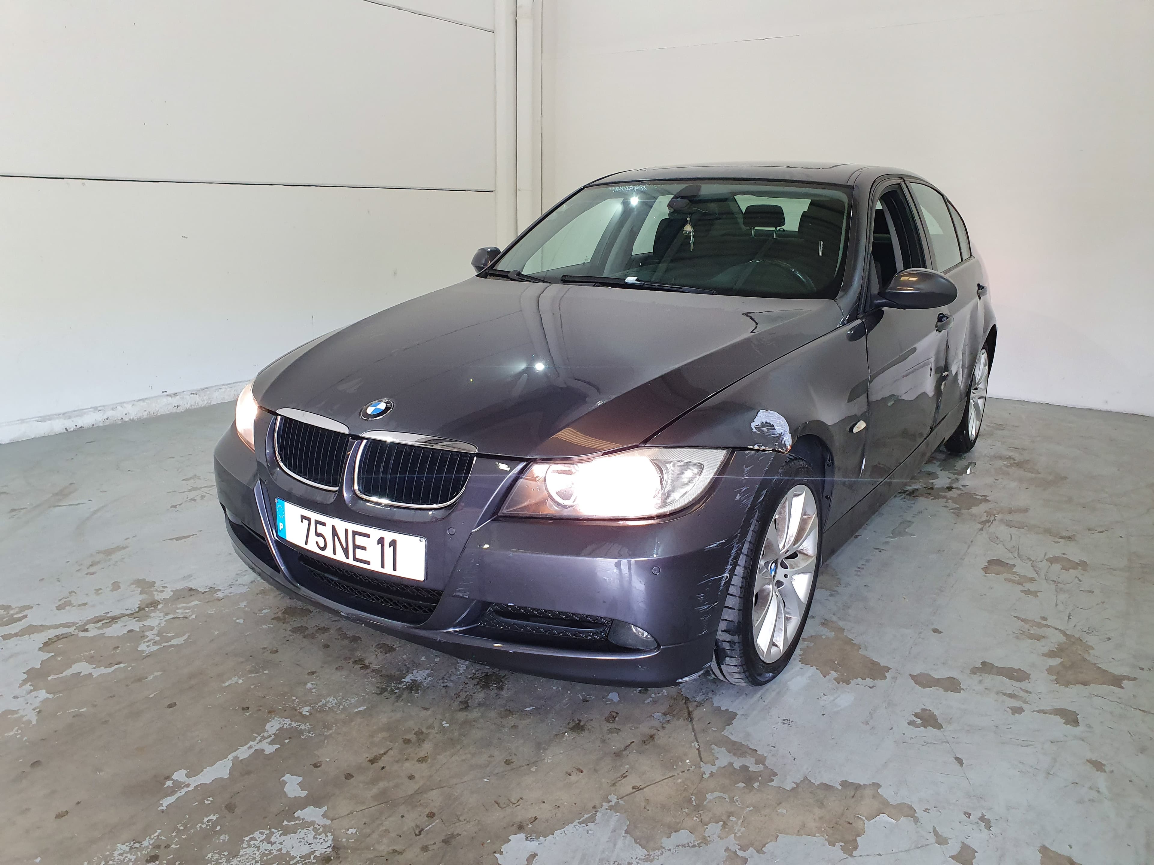 BMW 318D · Ano 2008  75-NE-11