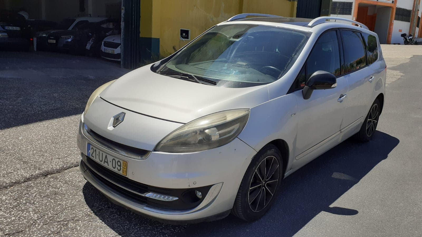 Renault Grand Scénic DCI · Ano 2013 21-UA-09